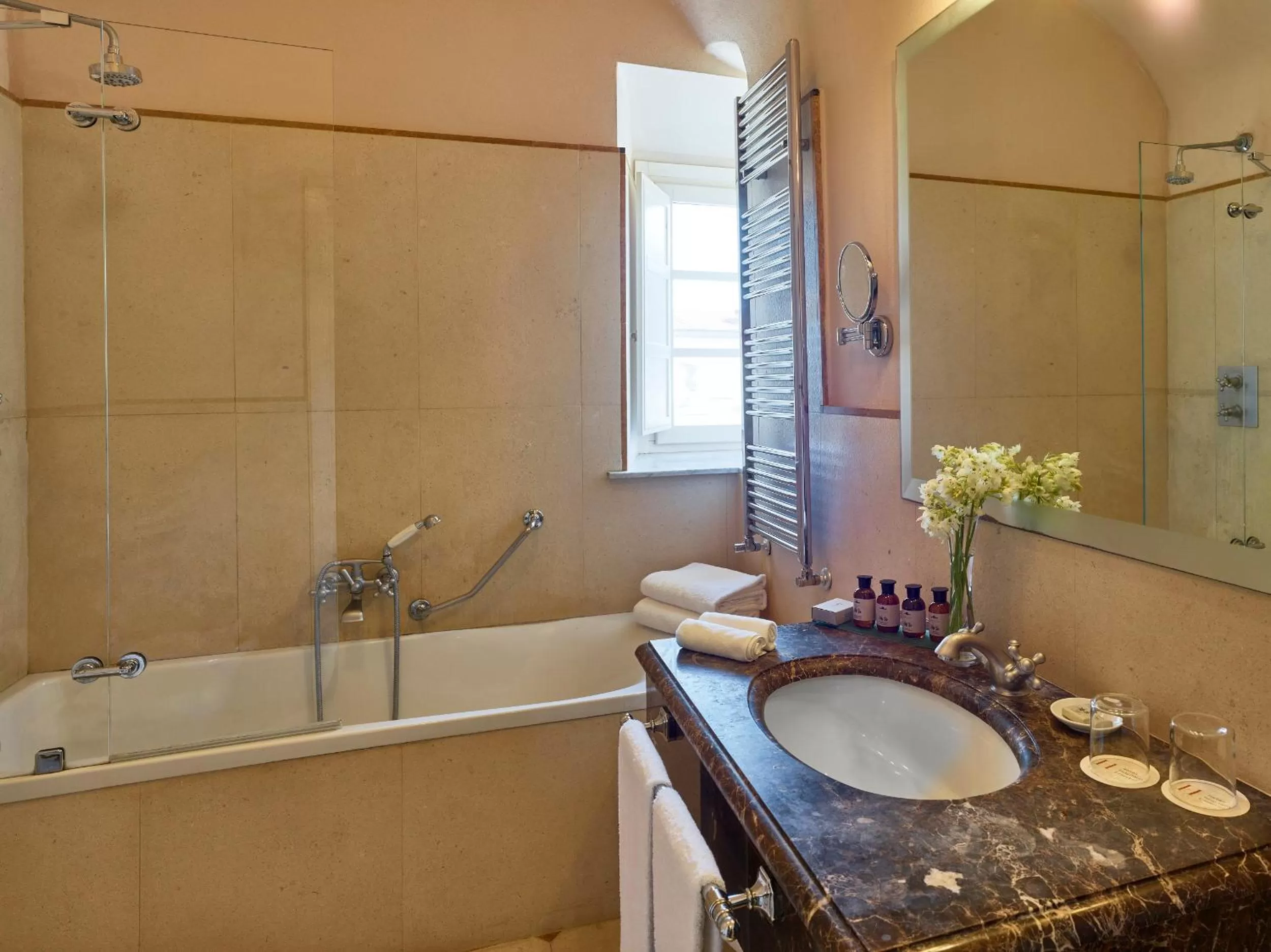 Bathroom in Bagni Di Pisa Palace & Thermal Spa - The Leading Hotels of the World