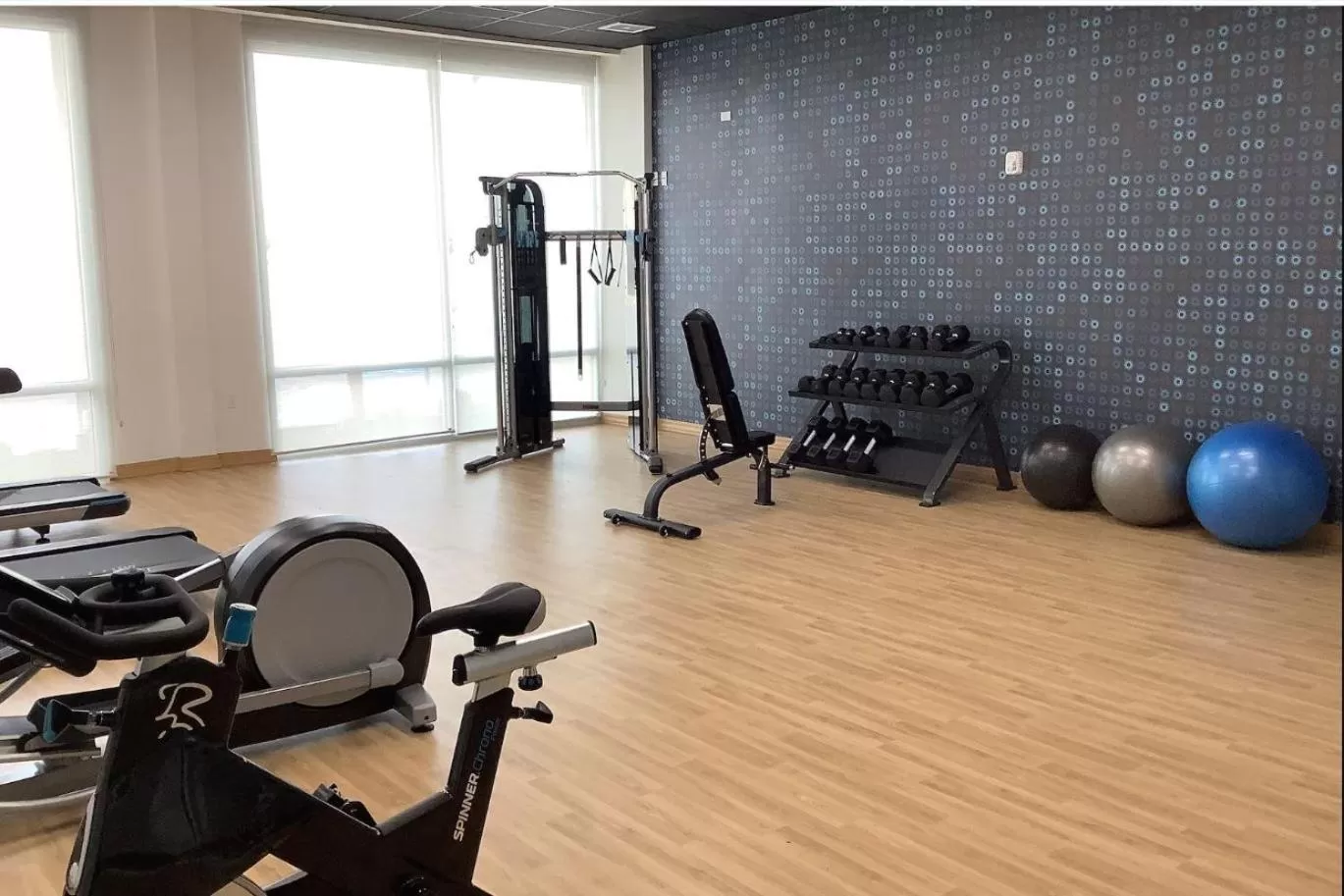 Fitness centre/facilities in La Quinta Inn & Suites by Wyndham Corpus Christi Southeast
