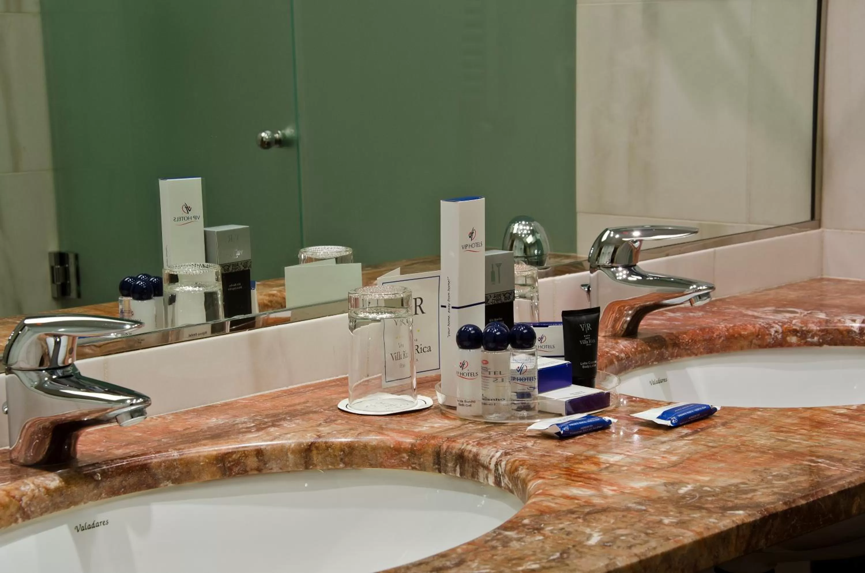 Bathroom in VIP Executive Entrecampos Hotel & Conference