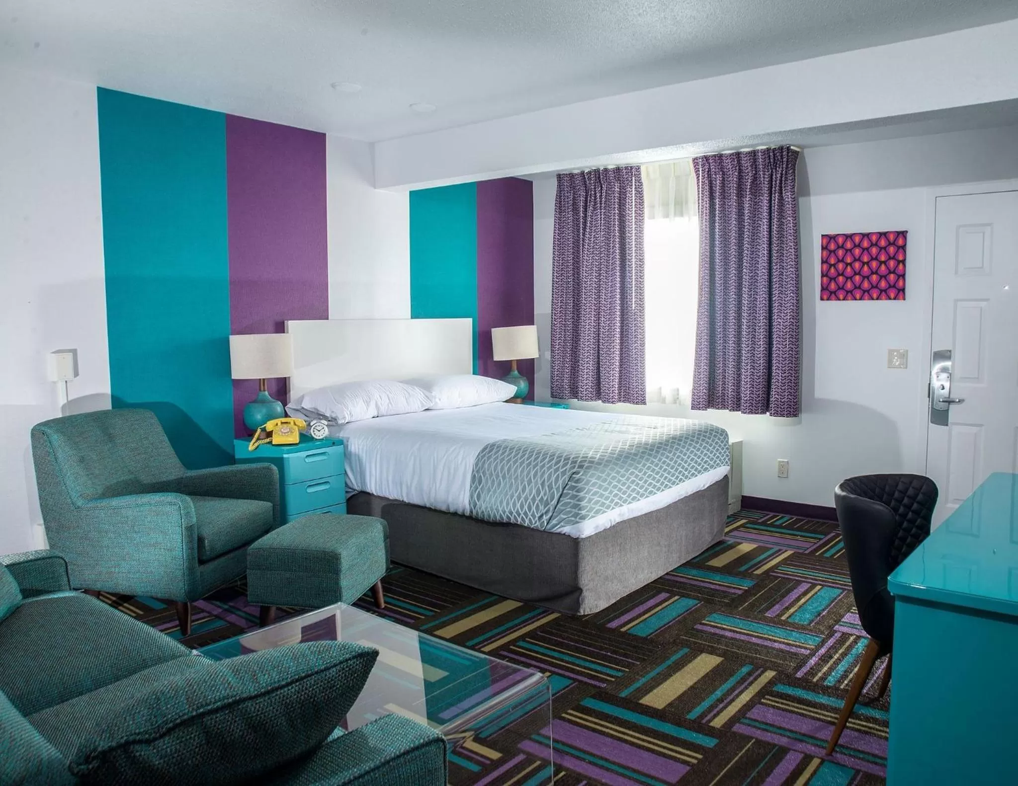 Bedroom, Bed in Hotel Zed Kelowna