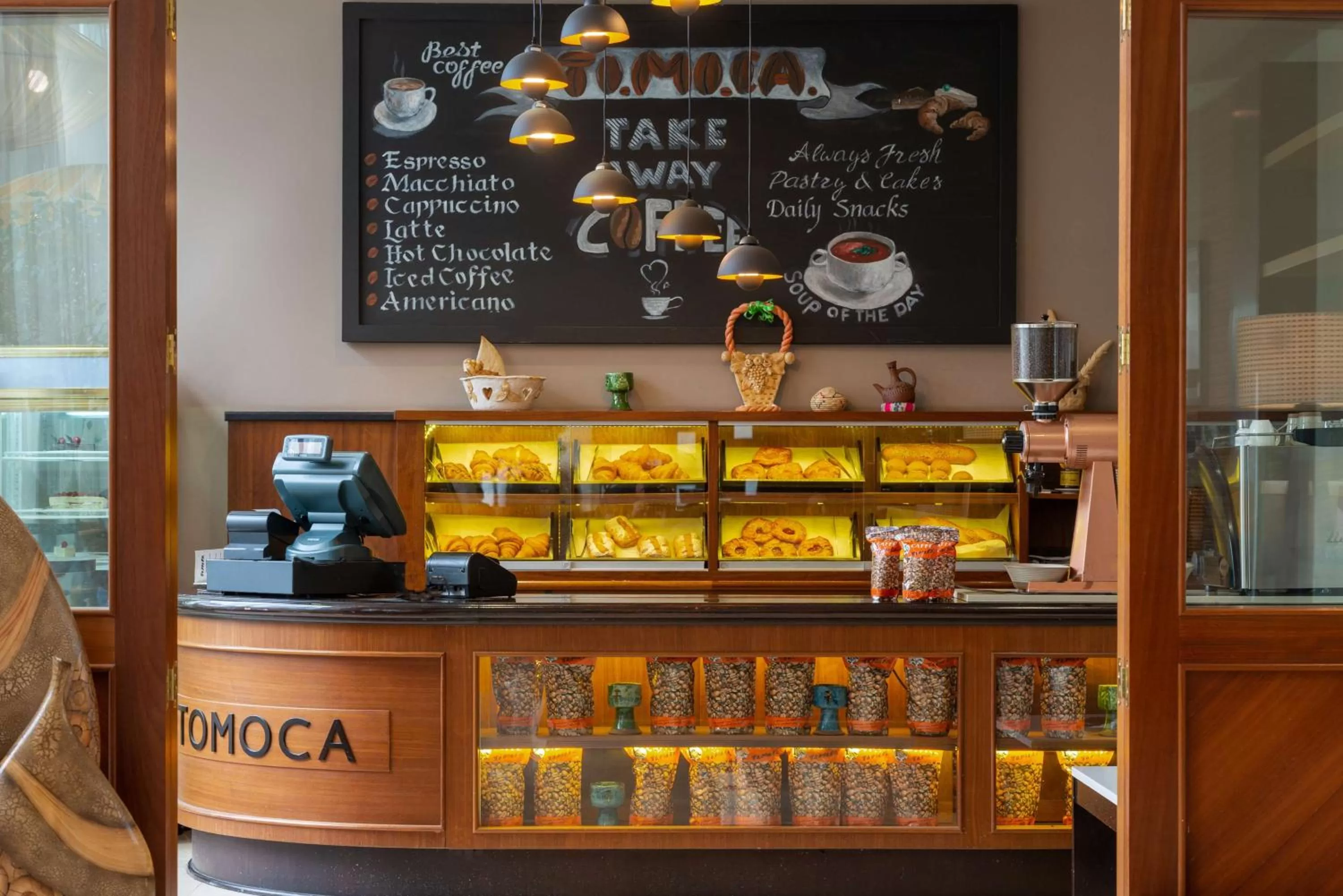 Lounge or bar in Radisson Blu Hotel, Addis Ababa