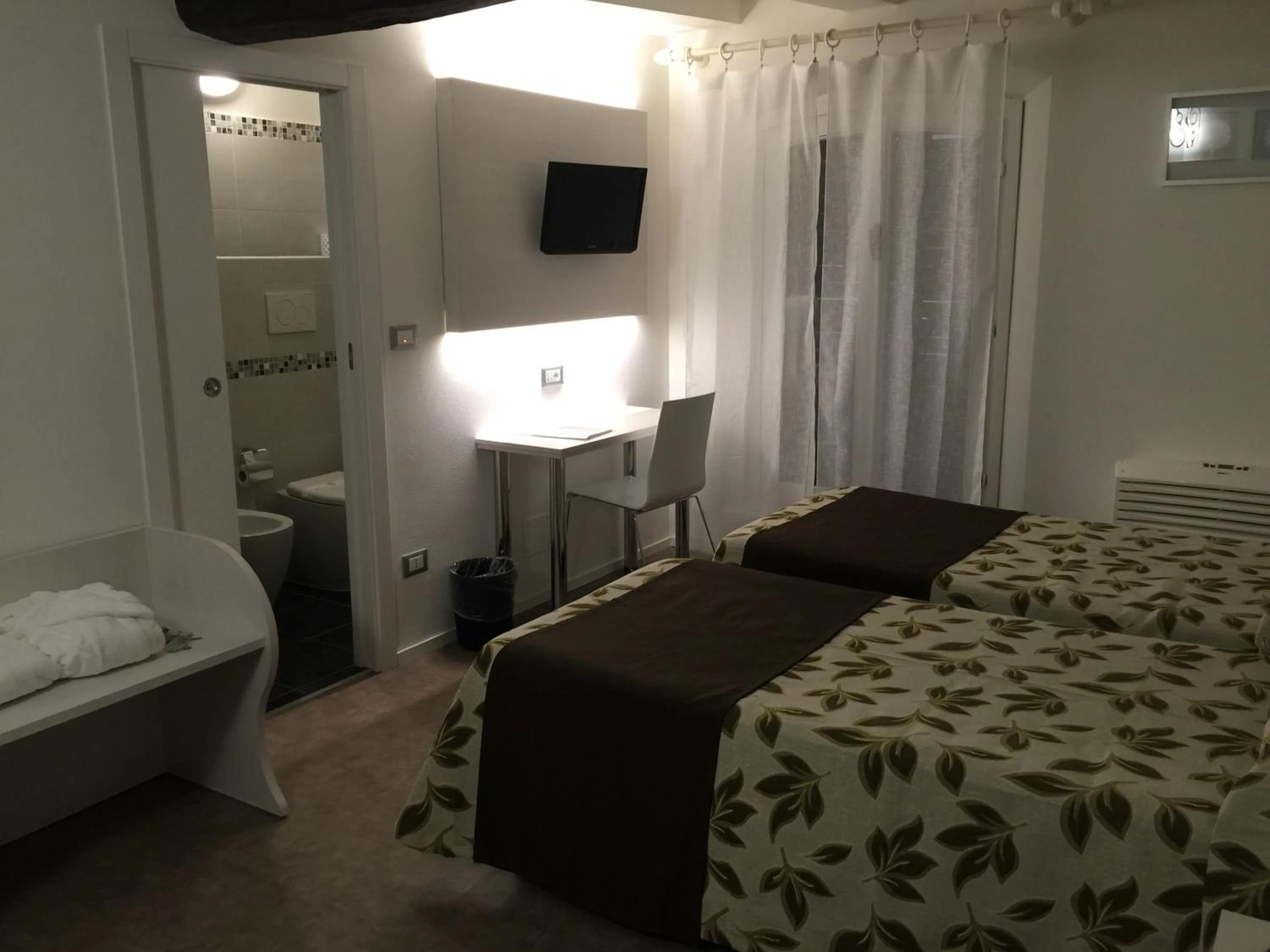 Photo of the whole room, Bed in Hotel Holiday- Alla Finestrella