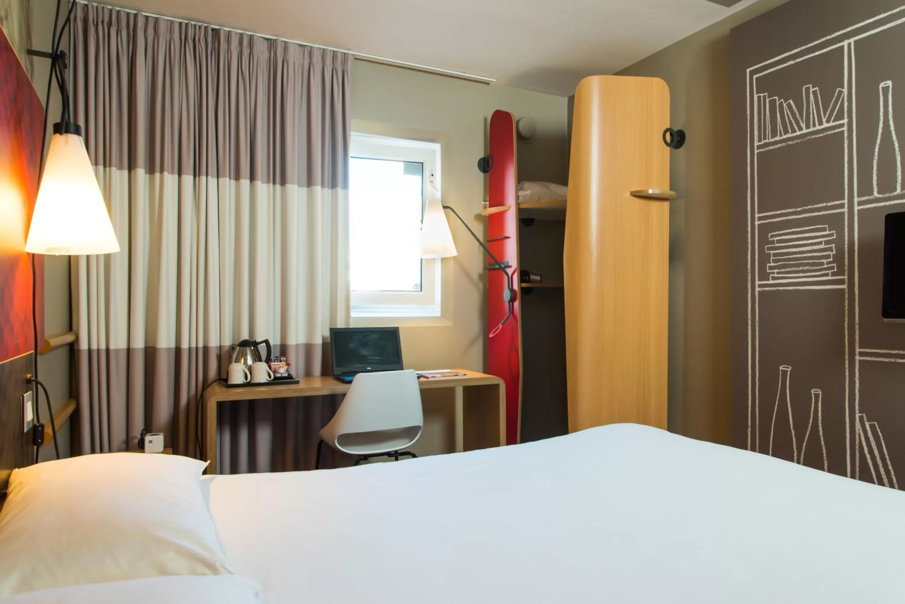 Coffee/tea facilities, Bed in Ibis Sheffield City