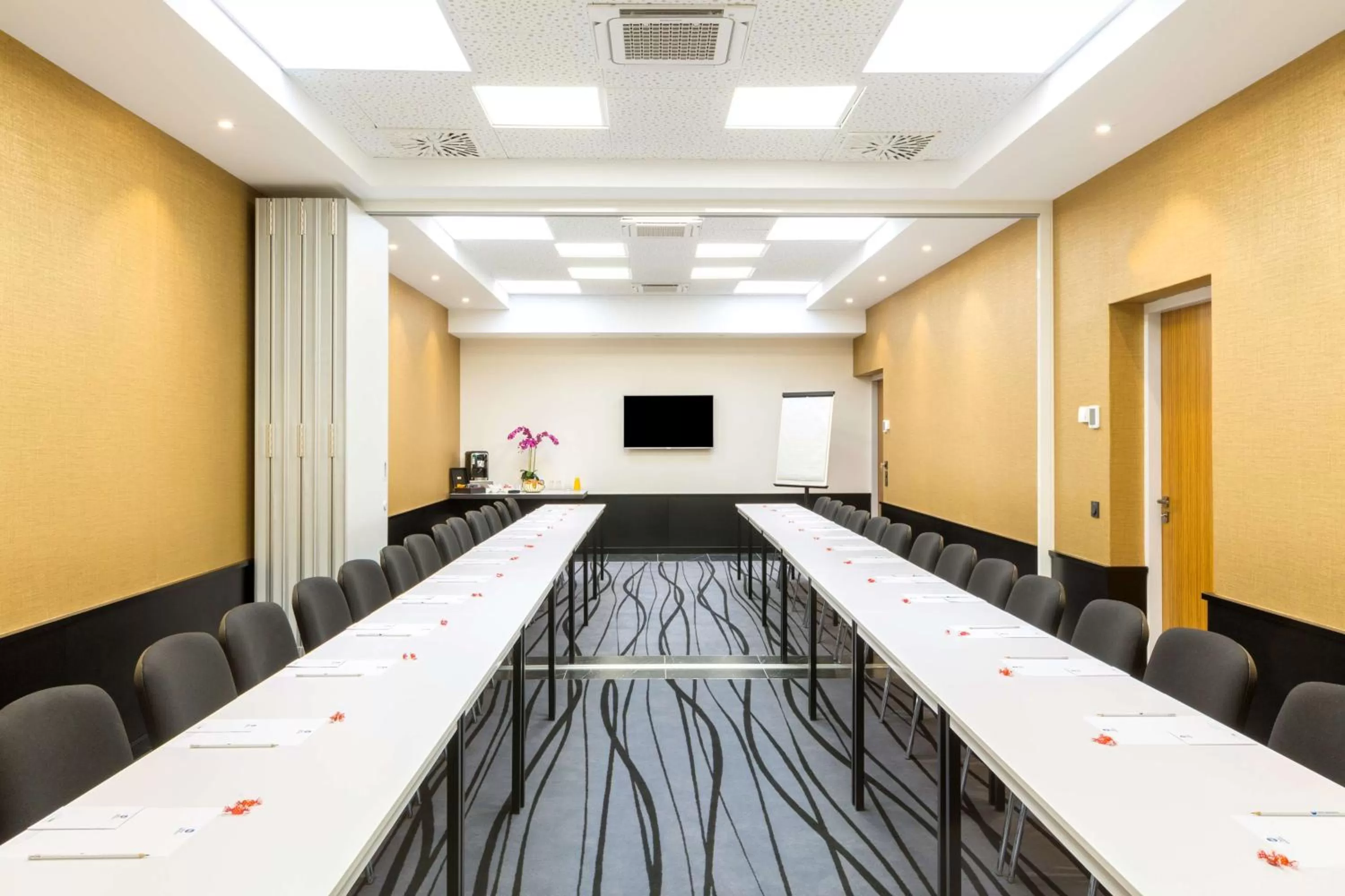 On site in Best Western Hôtel Journel Paris Sud