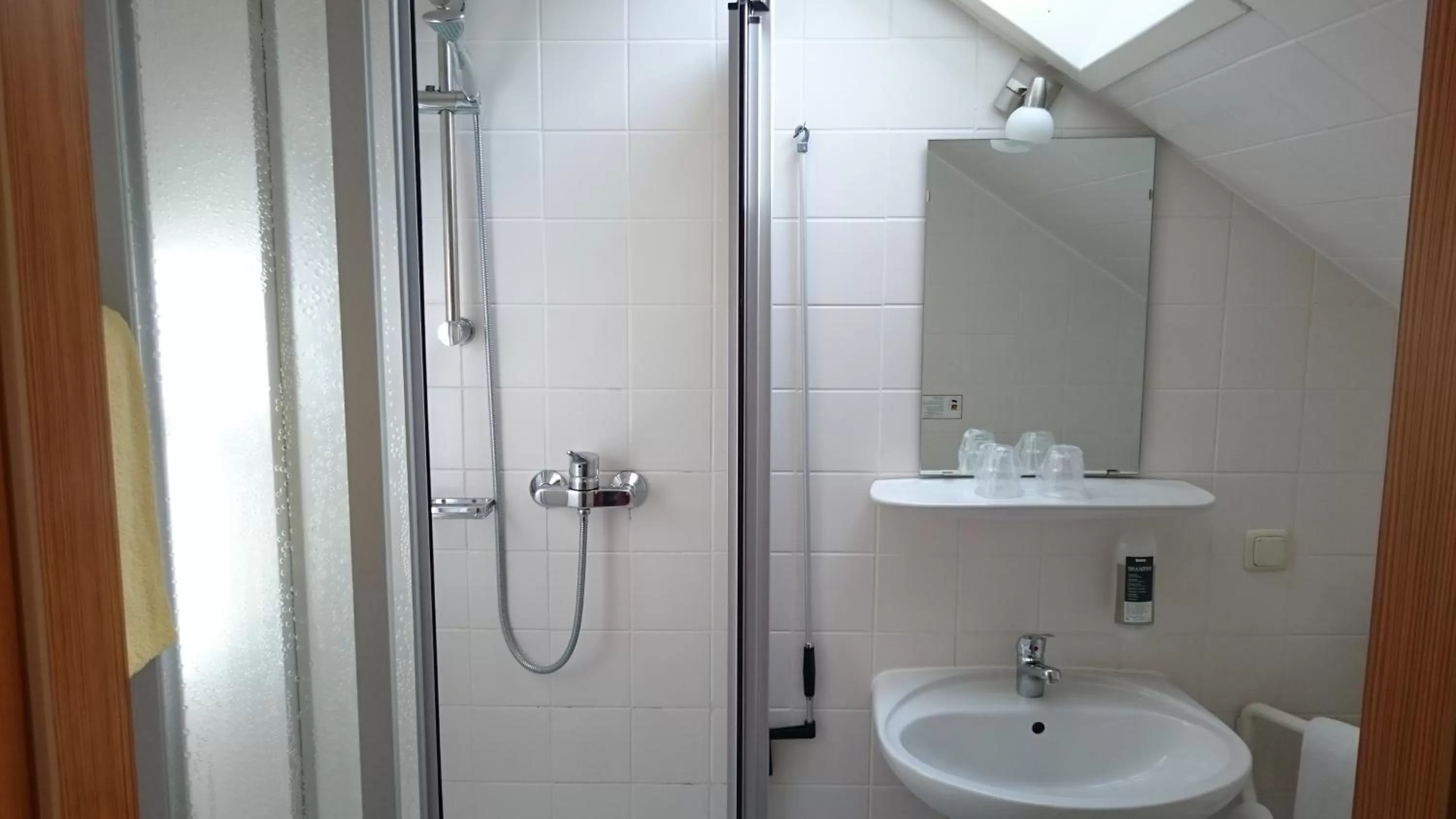 Shower, Bathroom in Gasthaus Zum Frohsinn