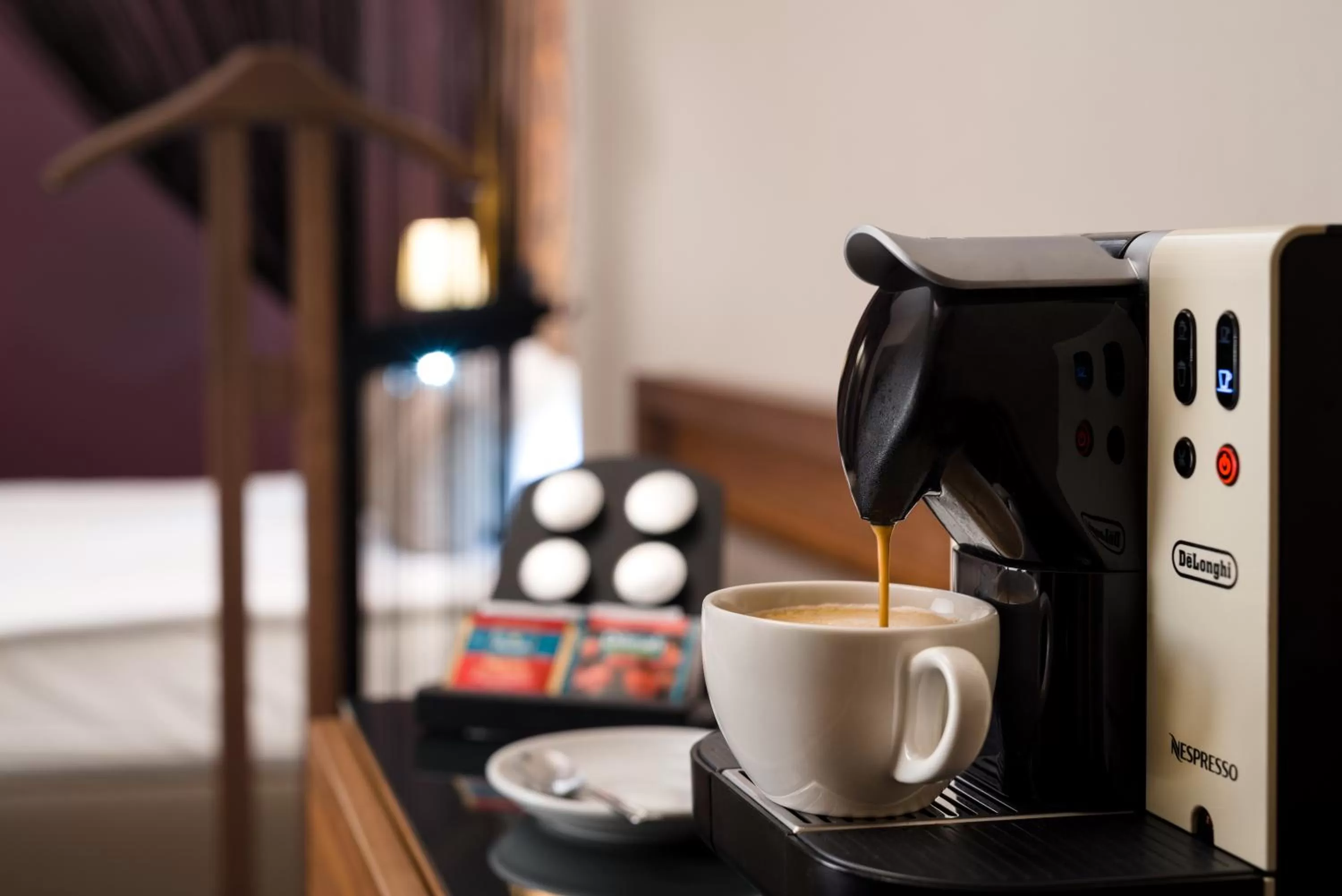 Coffee/tea facilities in Hotel Moments Budapest by Continental Group