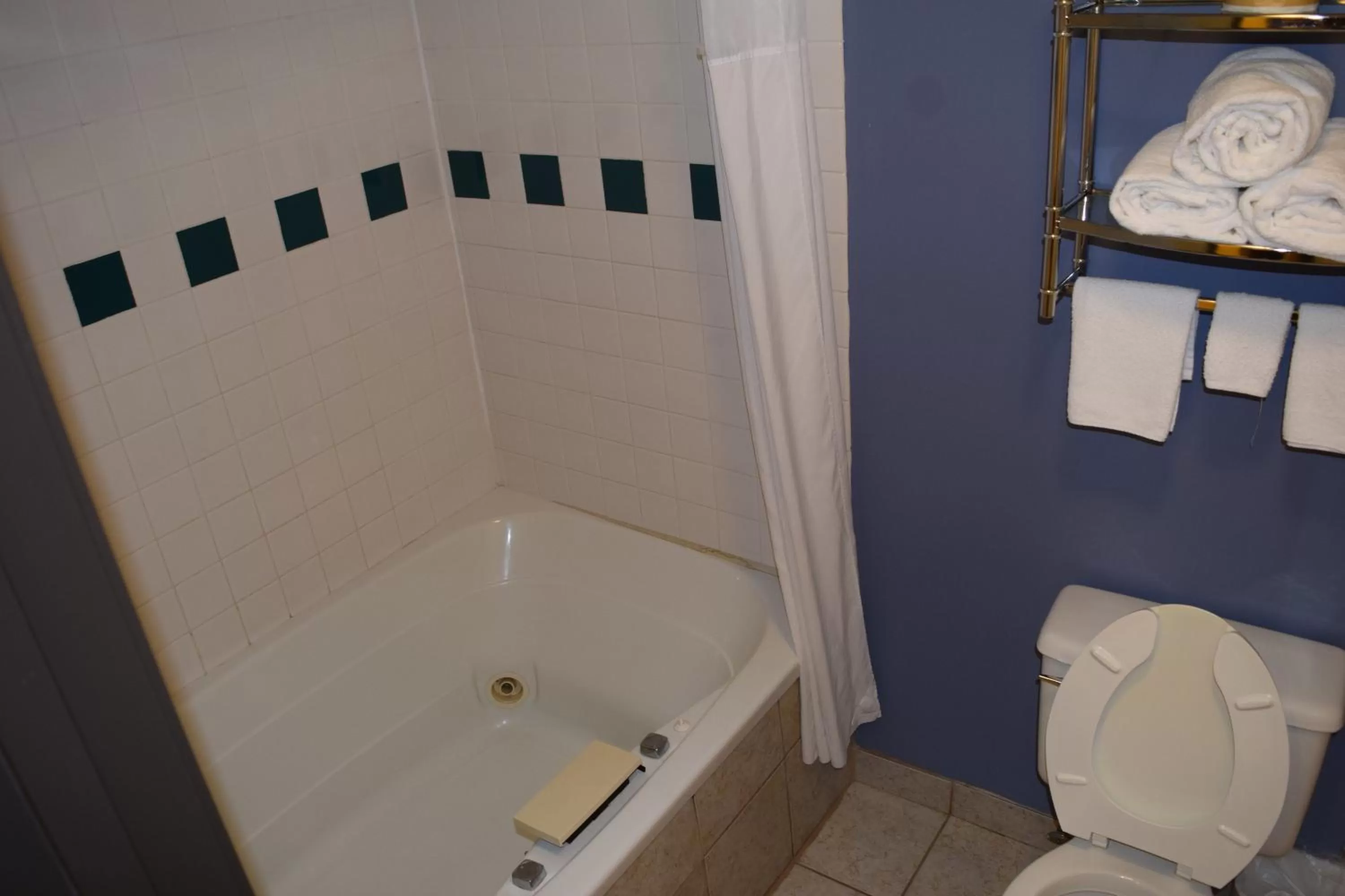 Days Inn by Wyndham Cadillac