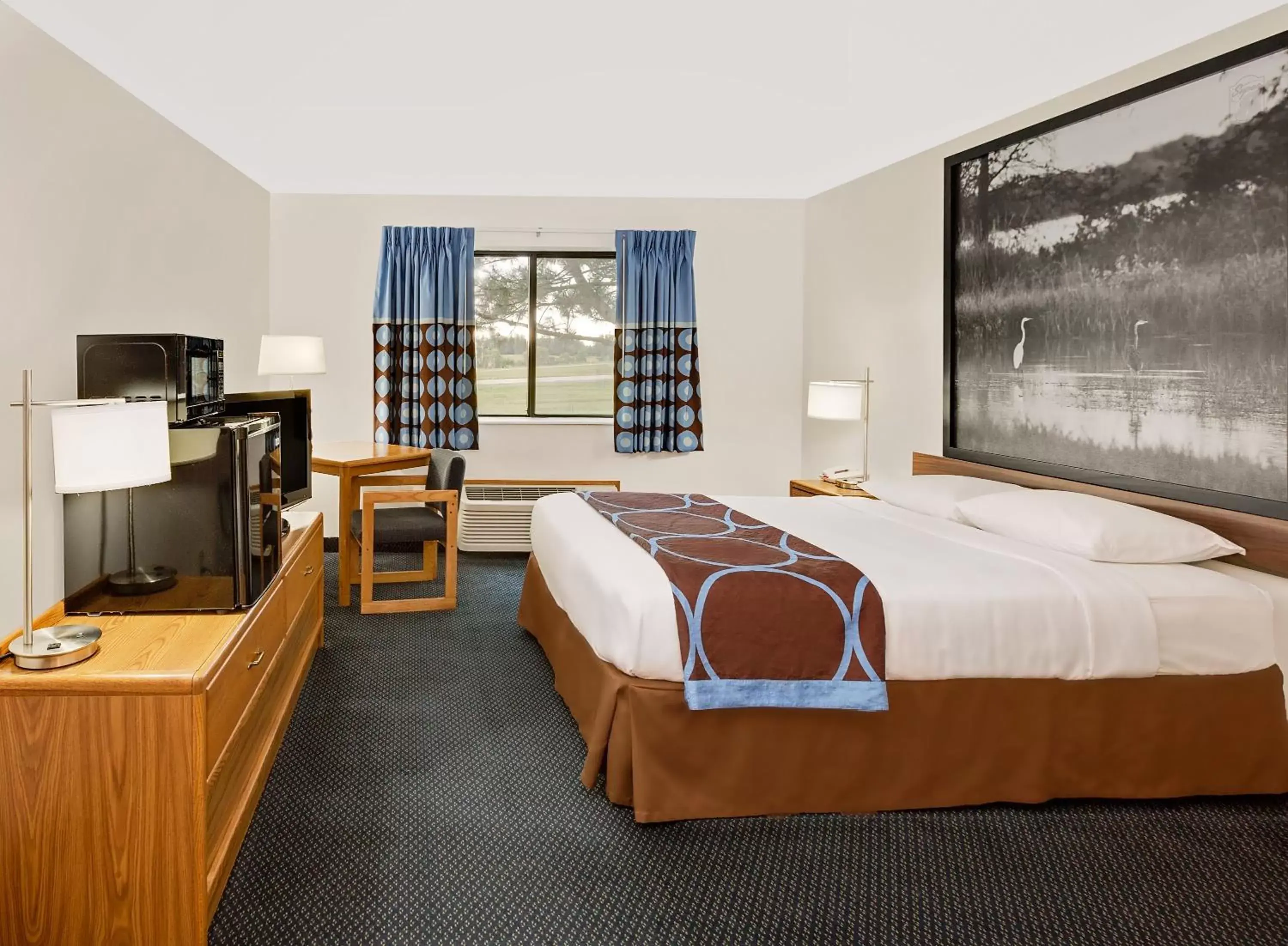 Queen Room - Disability Access/Non-Smoking in Super 8 by Wyndham St. James Queen Room - Disability Access/Non-Smoking in Super 8 by Wyndham St. James