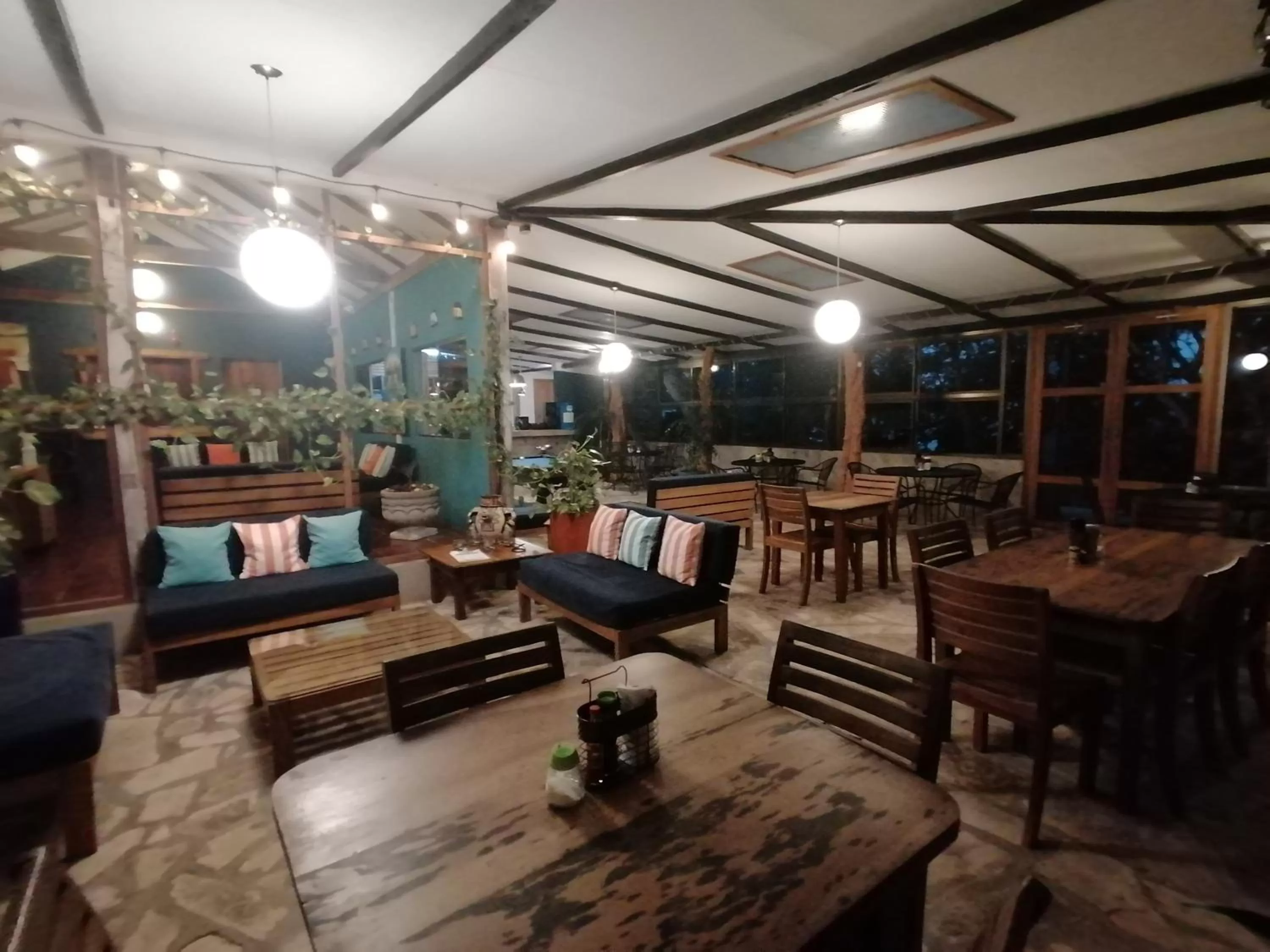 Restaurant/Places to Eat in Xalli Beach Hotel