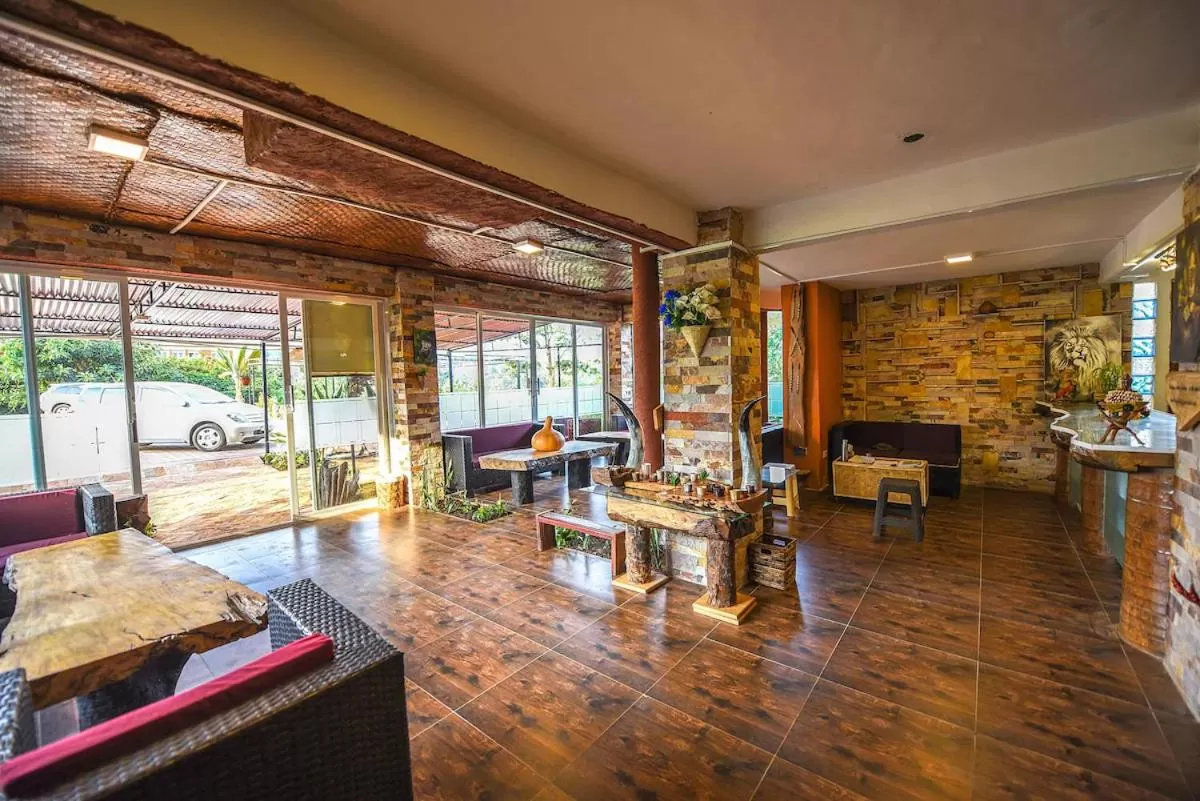 Restaurant/Places to Eat in African Tribe Suites