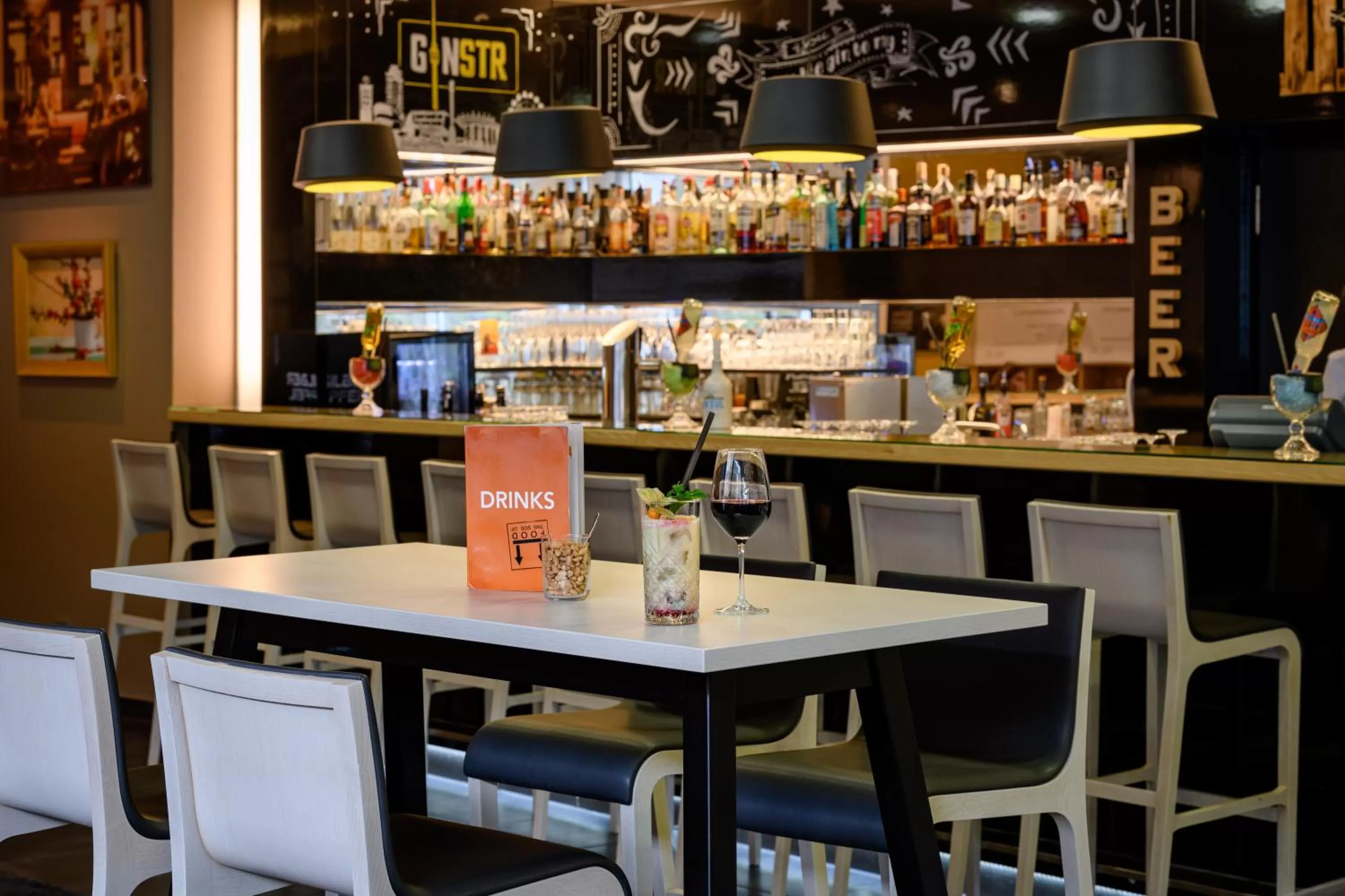 Lounge or bar, Restaurant/Places to Eat in Mercure Stuttgart City Center