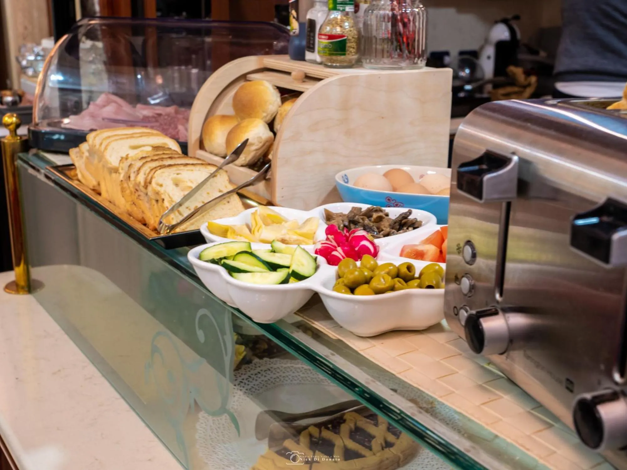 Food and drinks in Hotel Suite Caesar