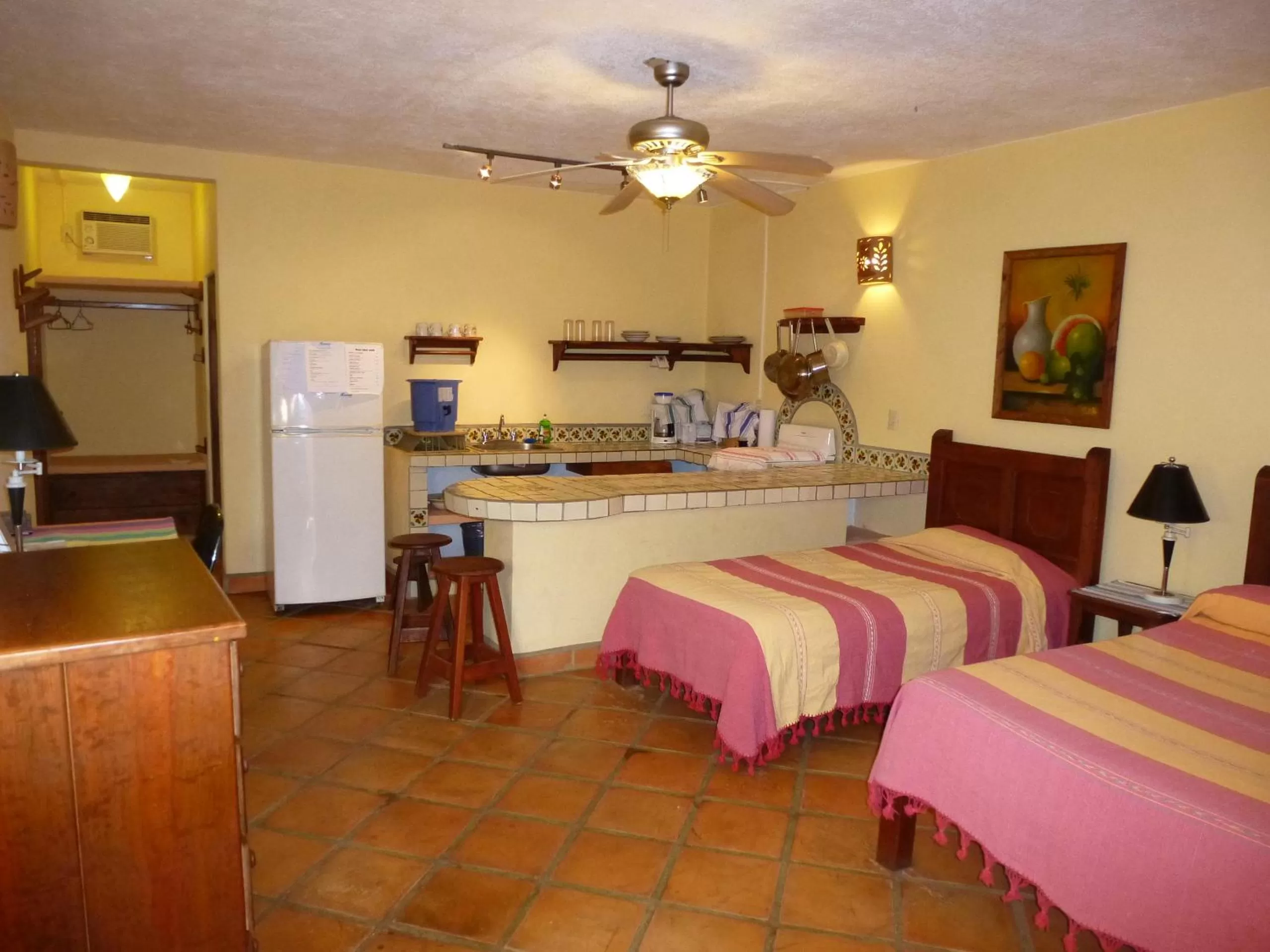 Photo of the whole room, Bed in Hotel Casamar Suites