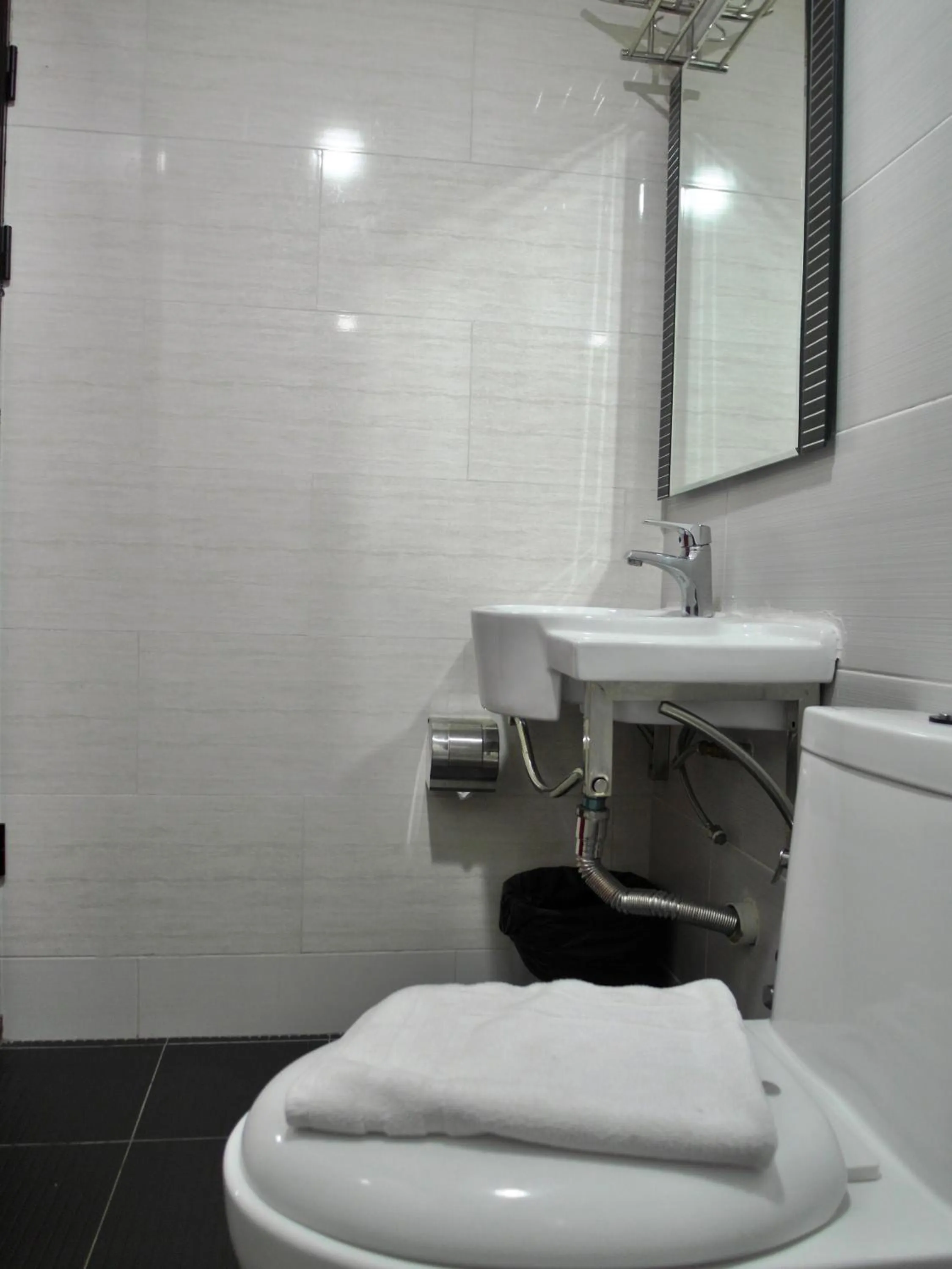 Bathroom in Classic Kinabalu Hotel