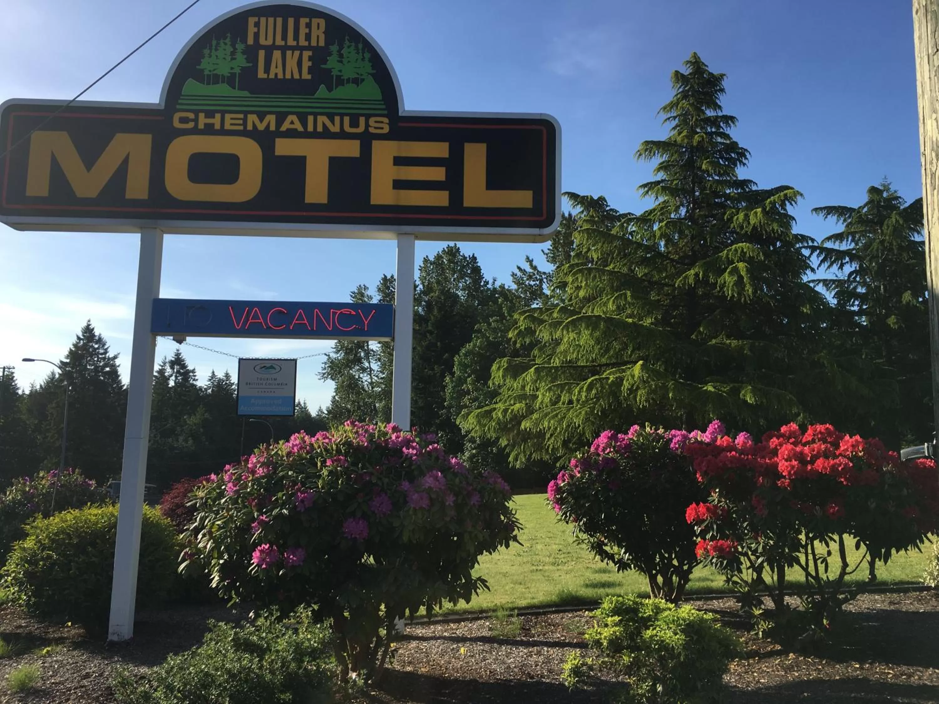 Property logo or sign in Fuller Lake Chemainus Motel