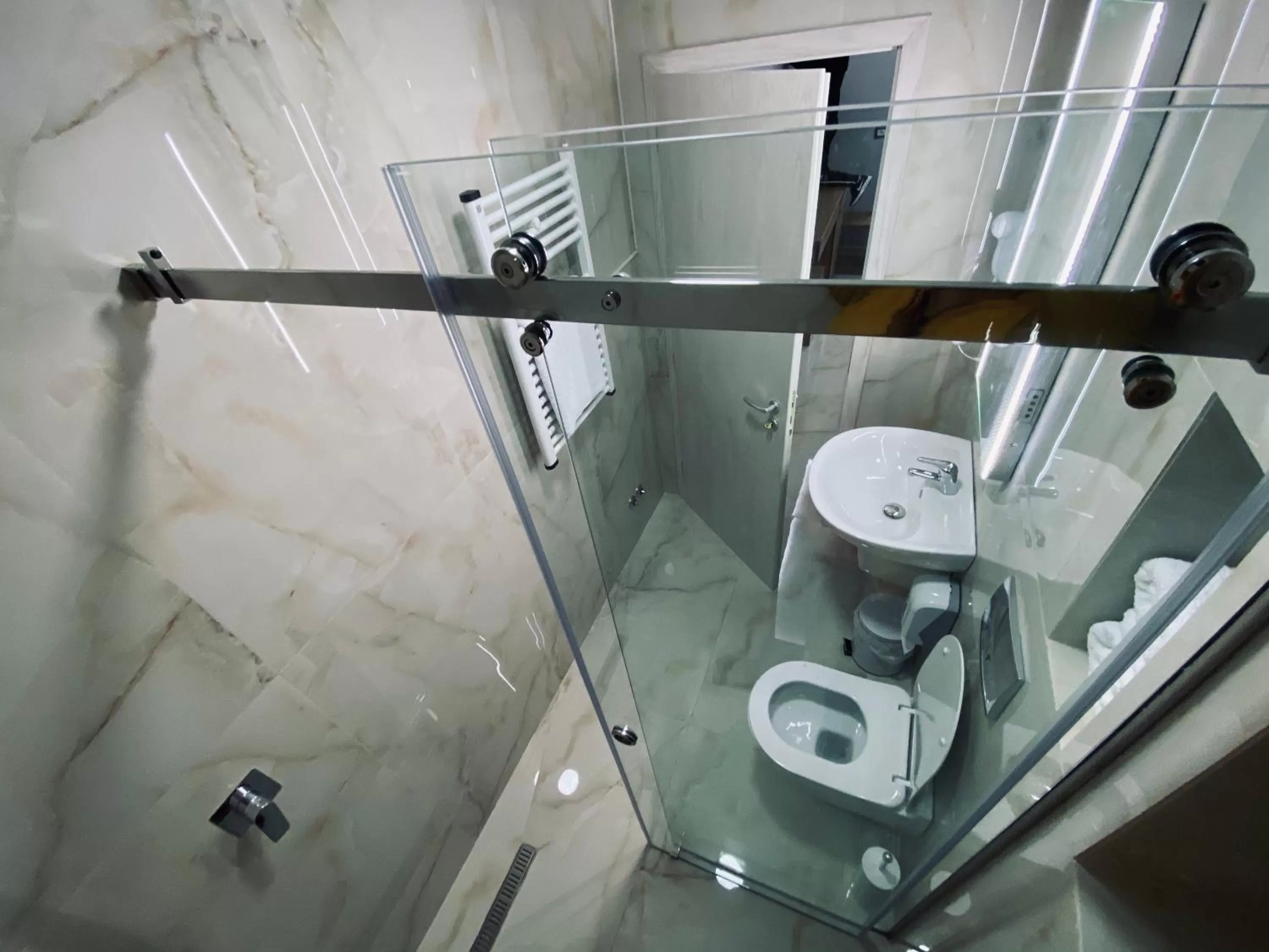 Bathroom in Hotel Piemonte