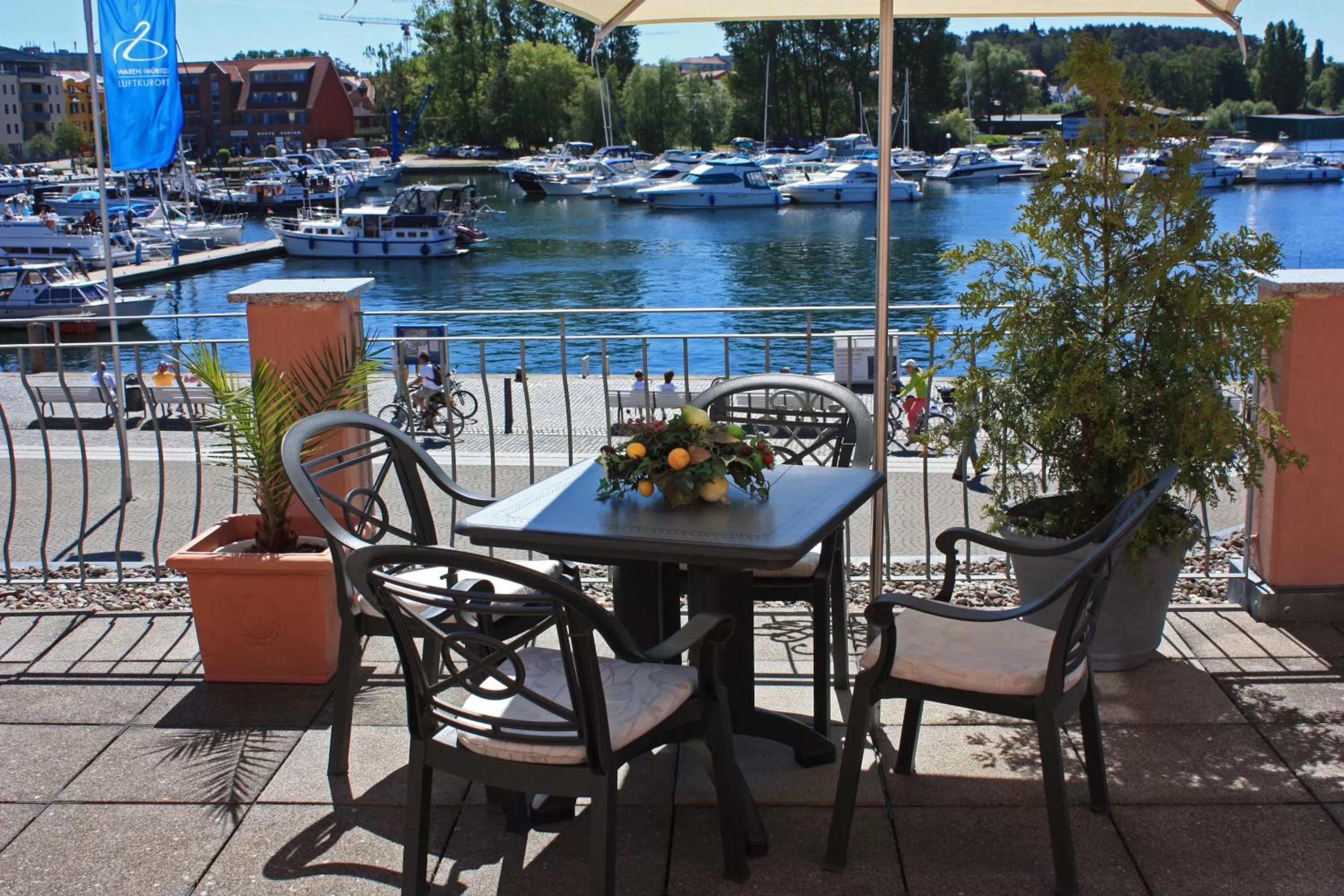 Patio, Restaurant/Places to Eat in Hotel Am Yachthafen