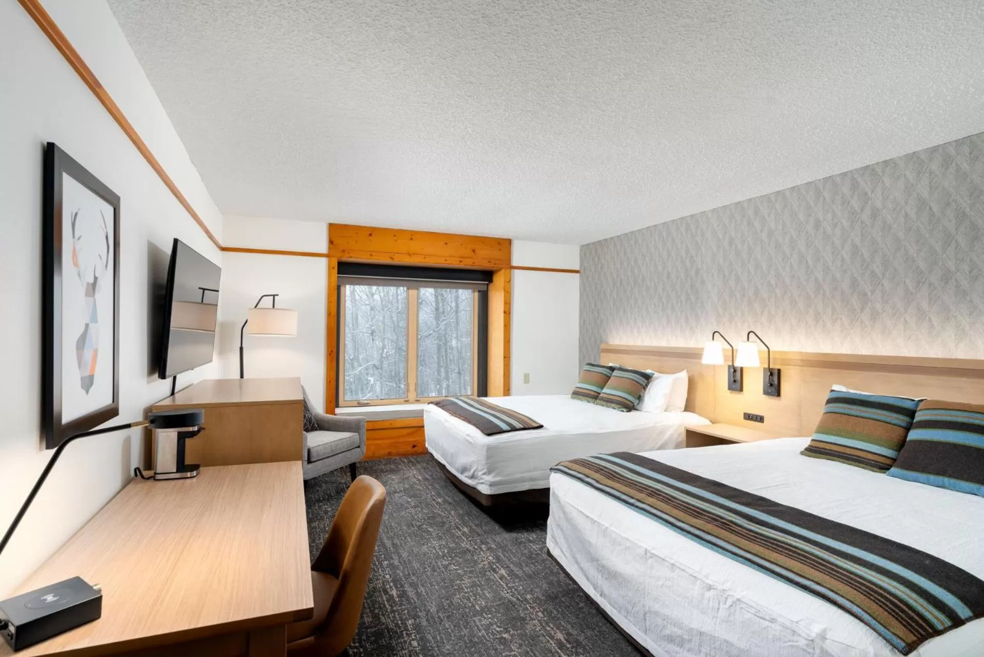 Photo of the whole room in Caribou Highlands Lodge