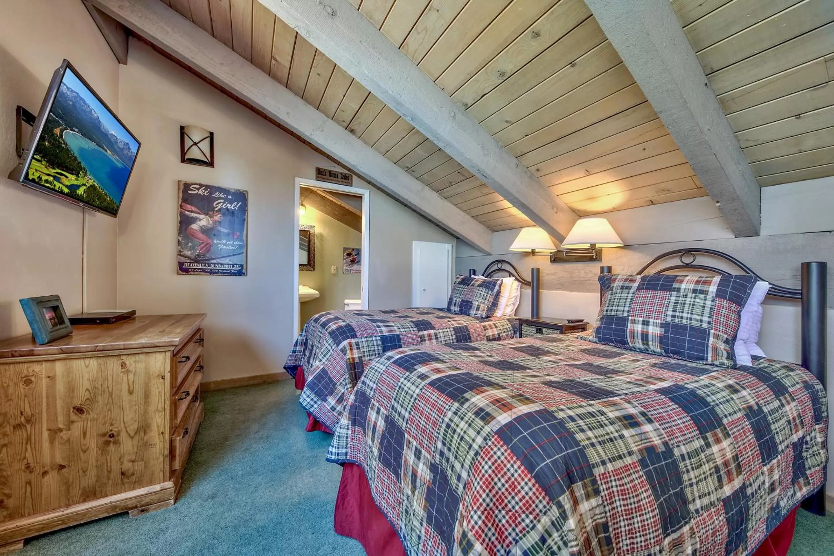 Bed in Lakeland Village at Heavenly