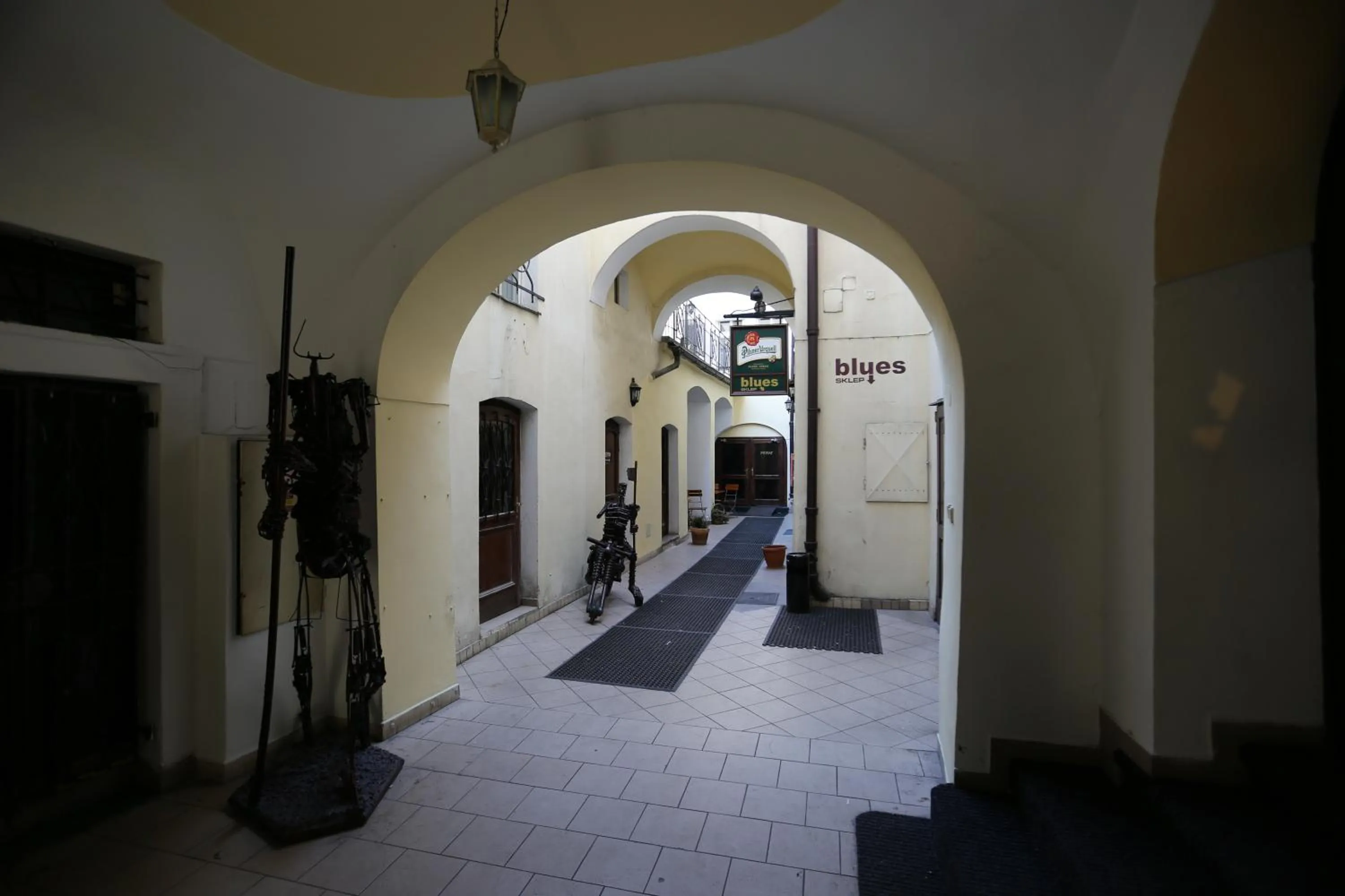 Decorative detail in Hotel King George