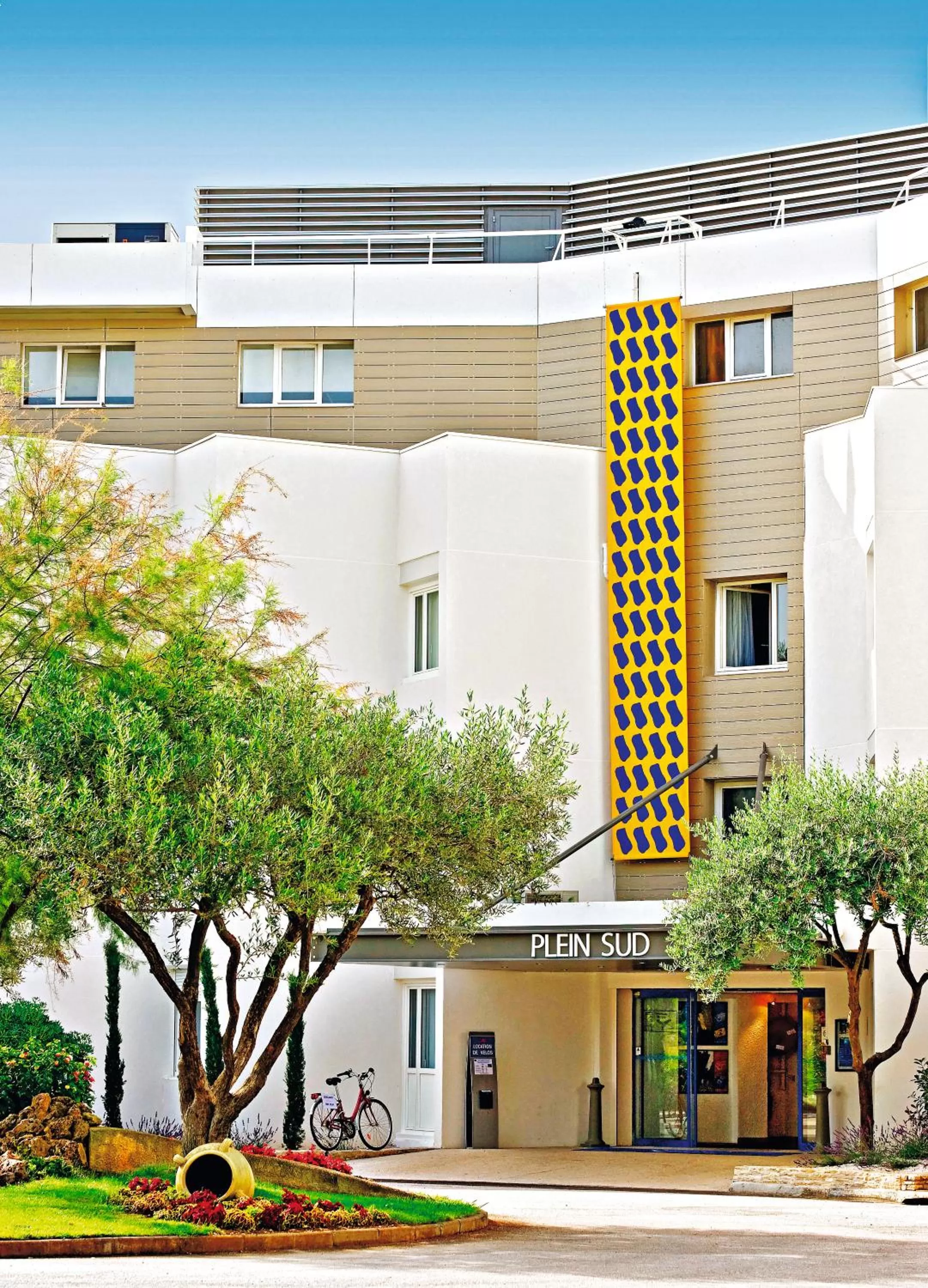 Facade/entrance in Hotel Club Le Plein Sud Vacances Bleues