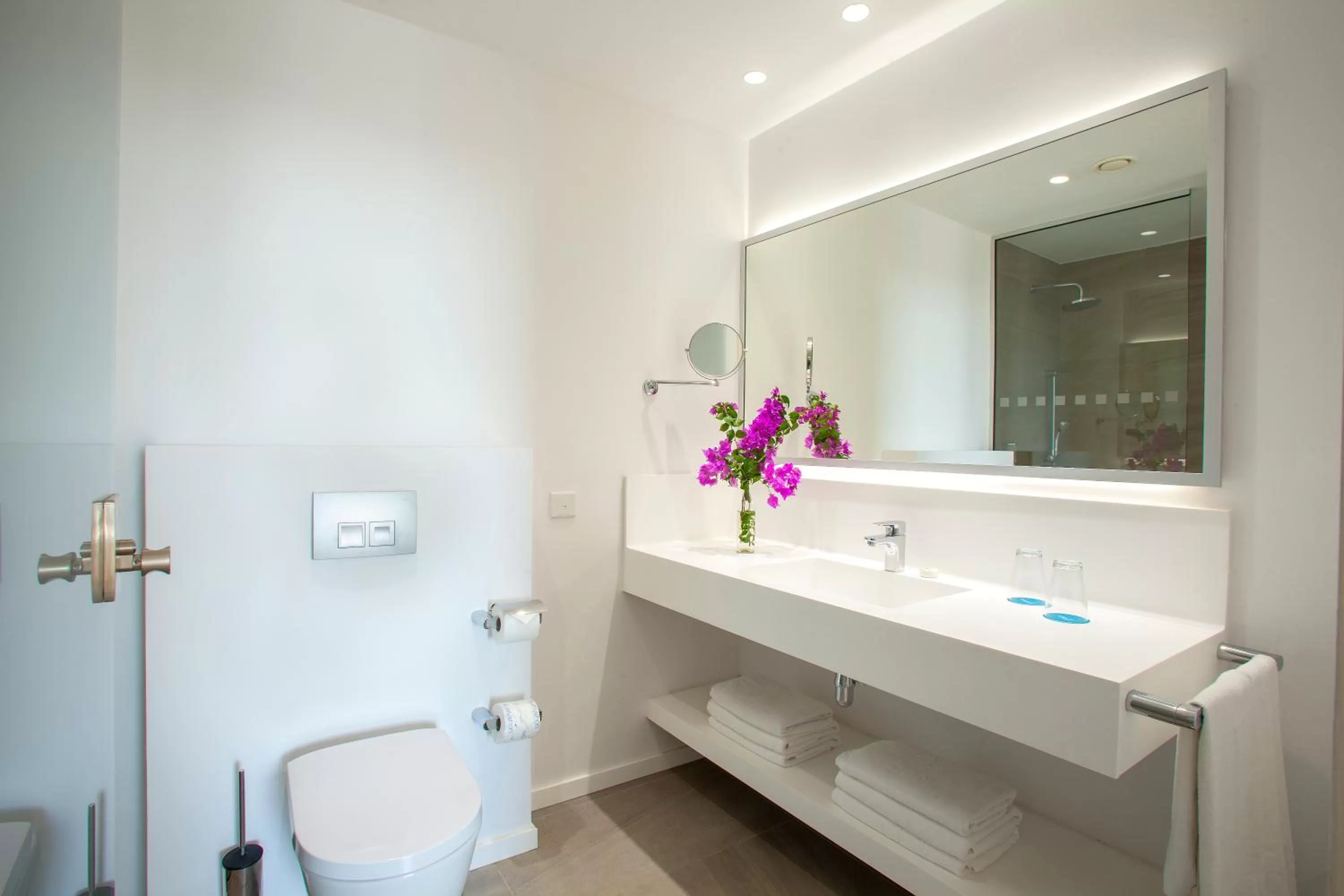 Bathroom in Aliathon Aegean