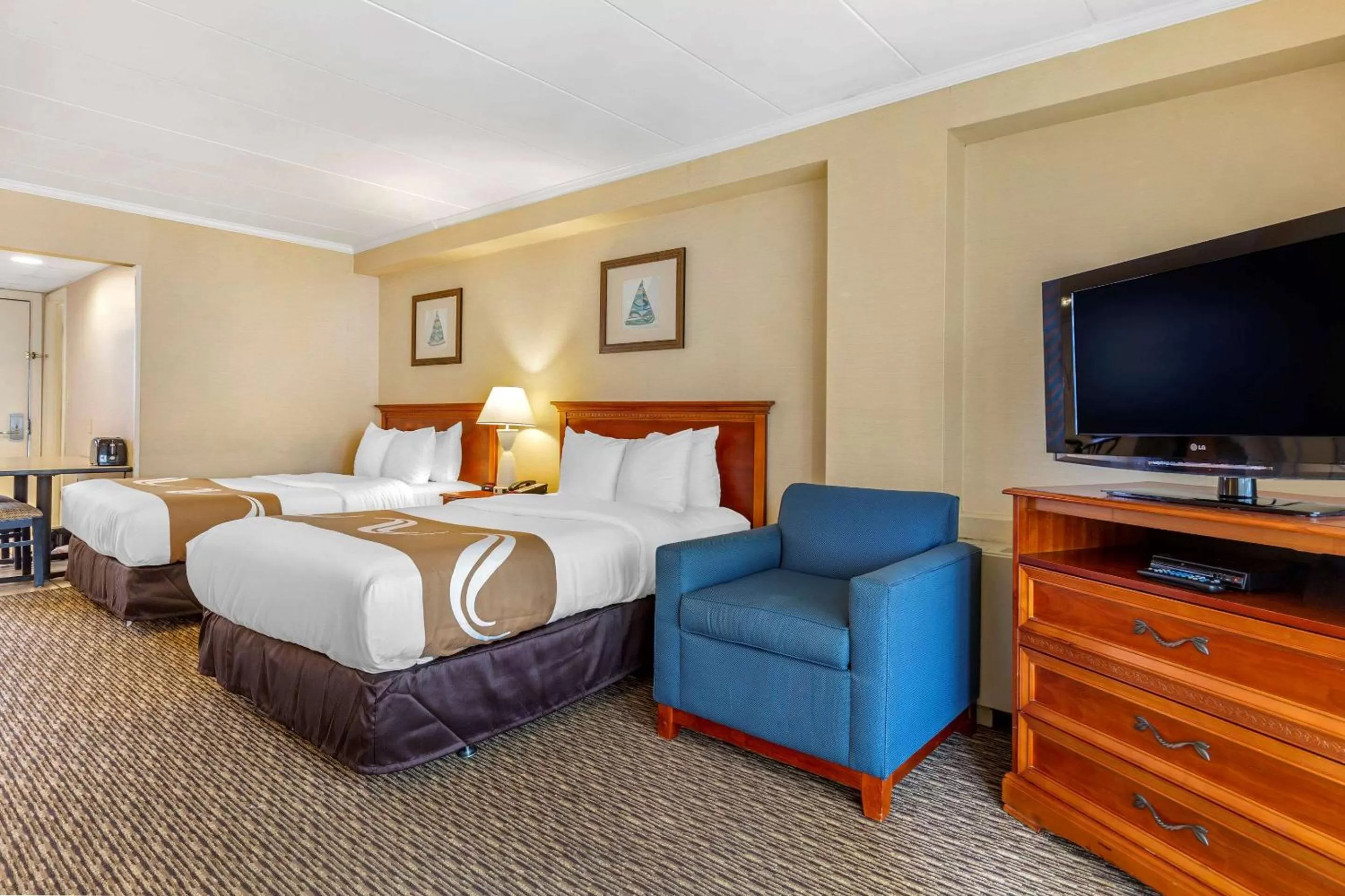 Photo of the whole room, Bed in Quality Inn Boardwalk