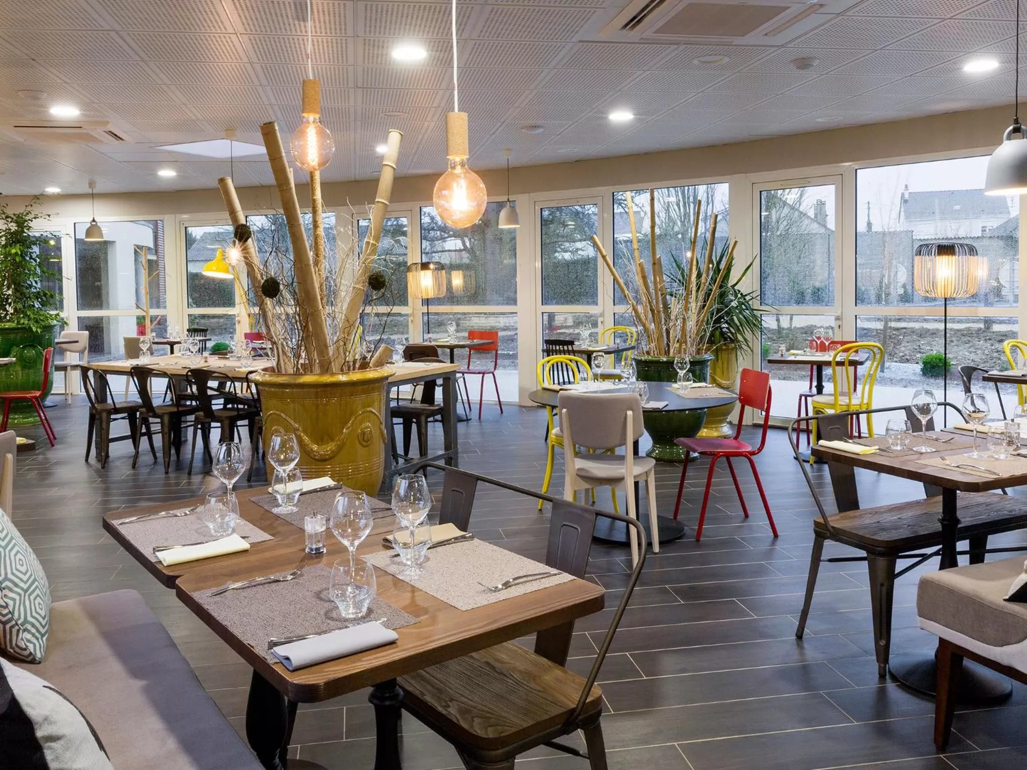 Restaurant/places to eat in BEST WESTERN La Porte des Châteaux