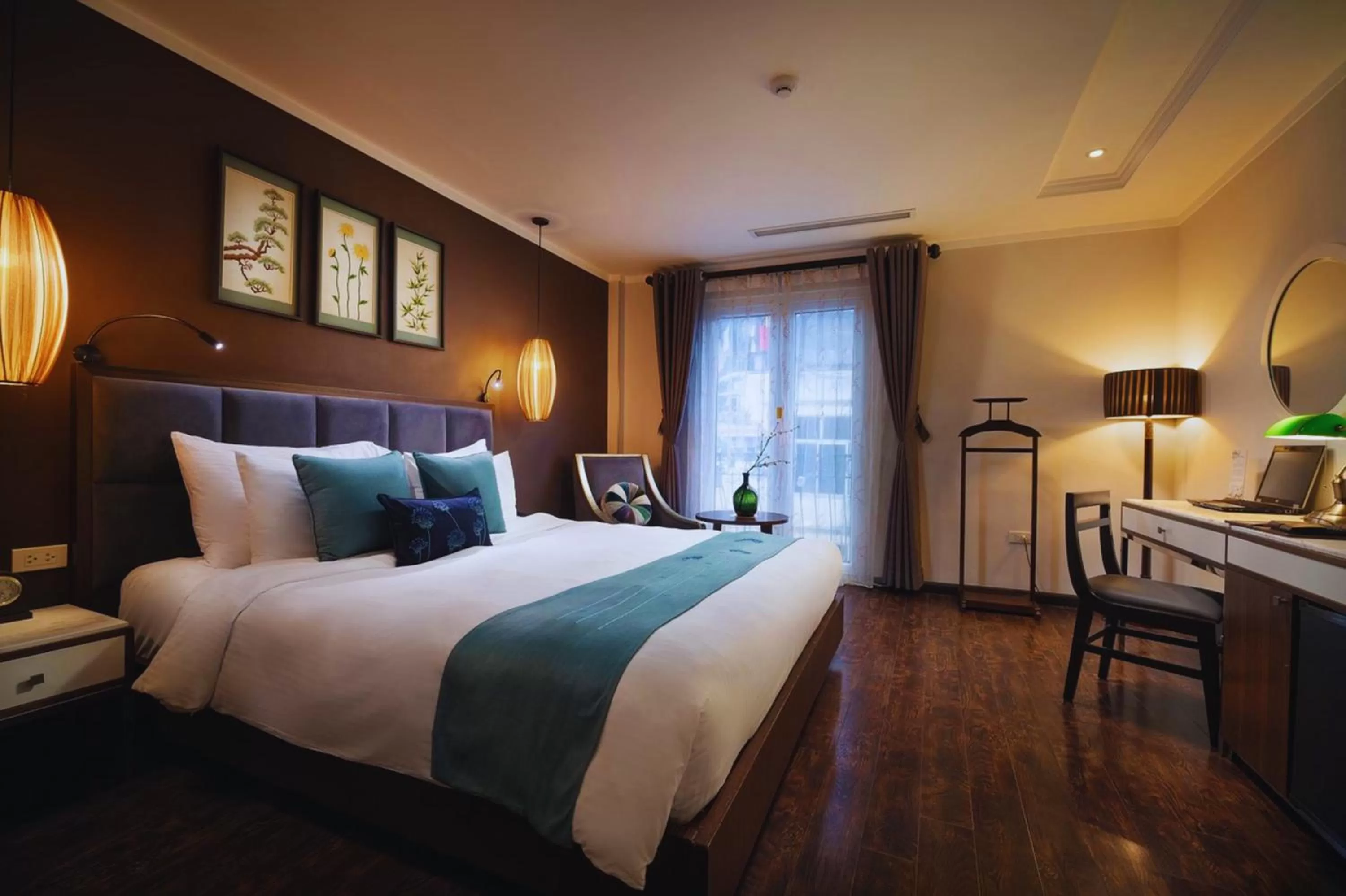 Photo of the whole room, Bed in Hotel Emerald Waters Classy