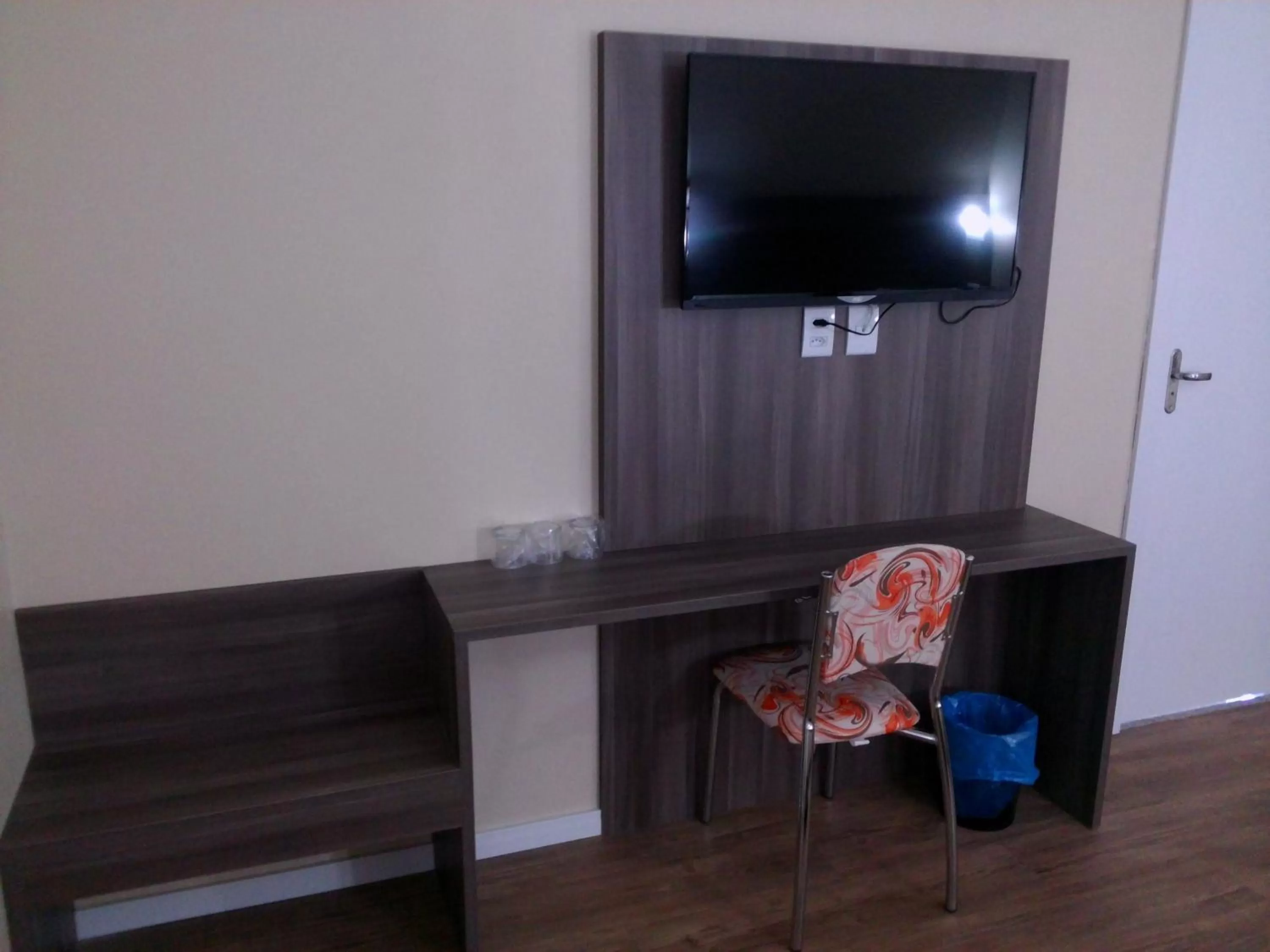 Bedroom, TV/Entertainment Center in Hotel De Stefani