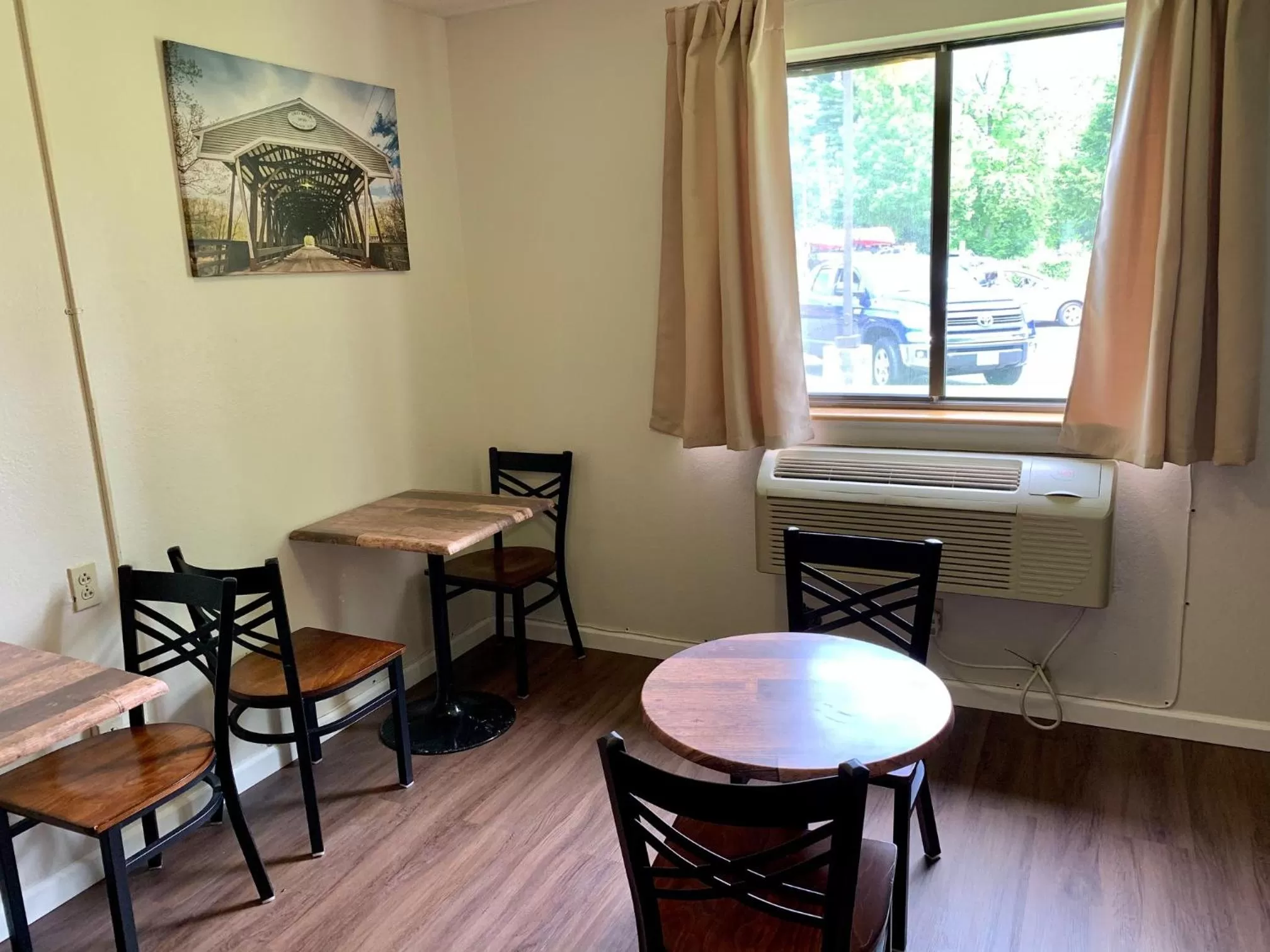 Breakfast in The Covered Bridge Inn