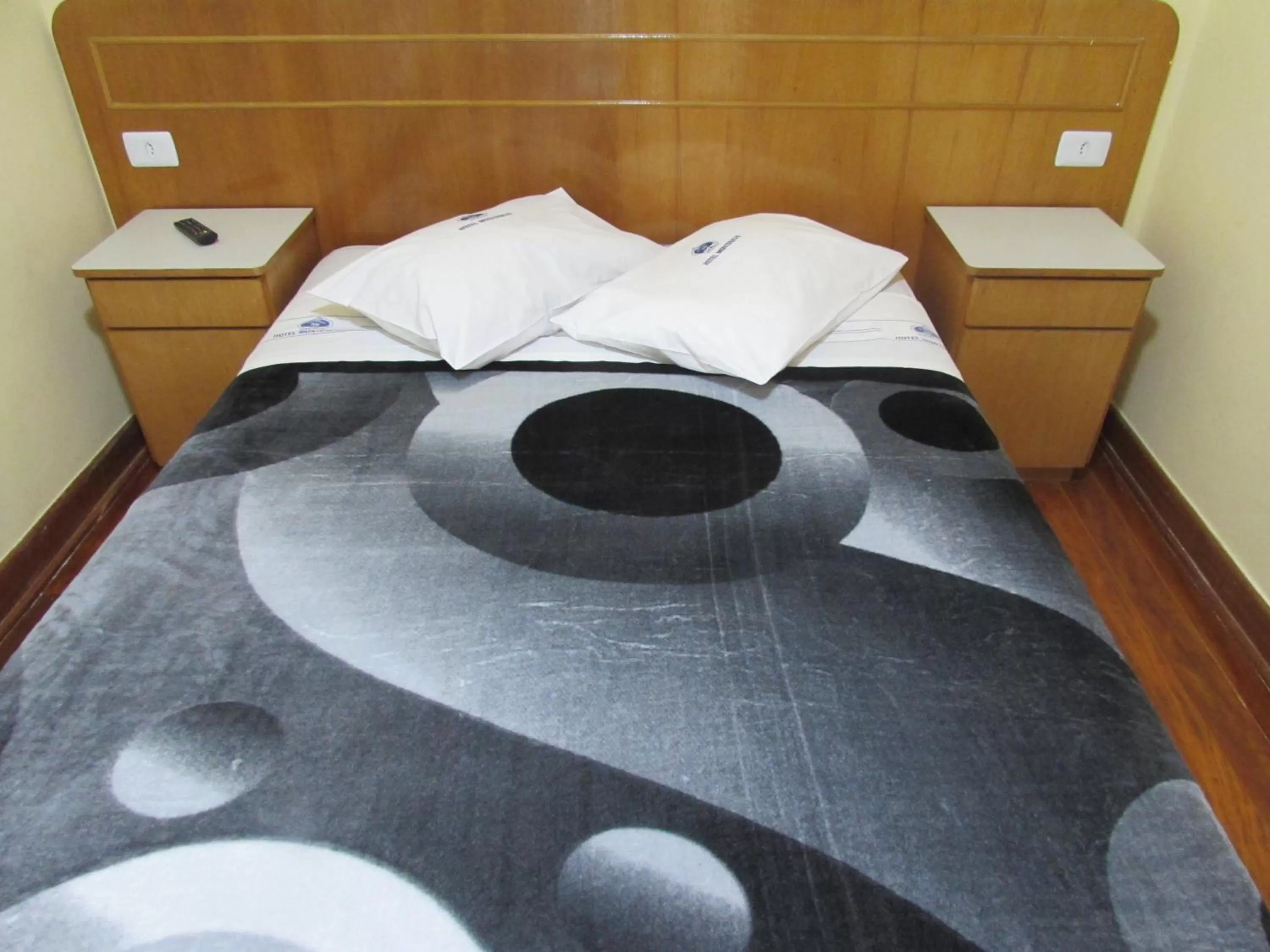 Bed in Hotel Monteneve a 2 minutos do Bom Retiro, a 8 minutos da 25 de Março a 100 metros da estação de trem para Aeroporto Internacional de Guarulhos