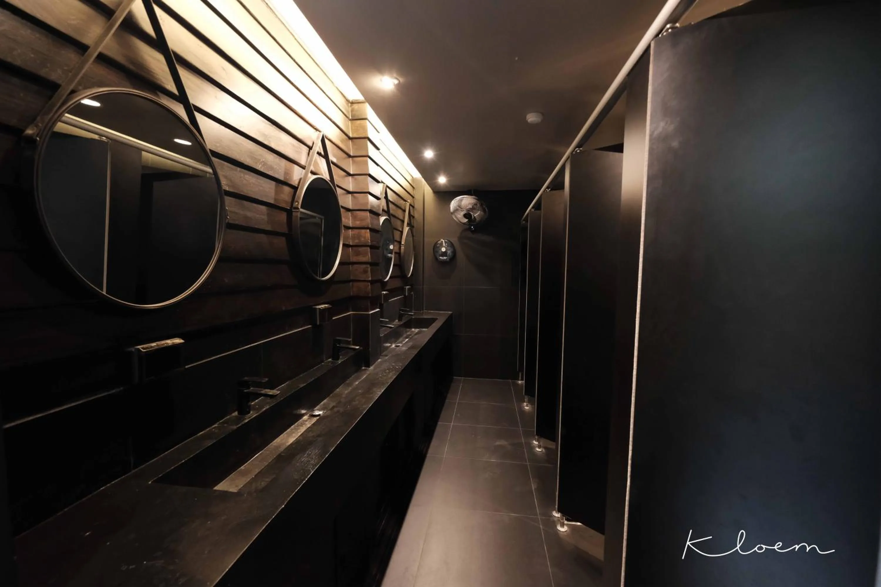 Shower in Kloem Hostel