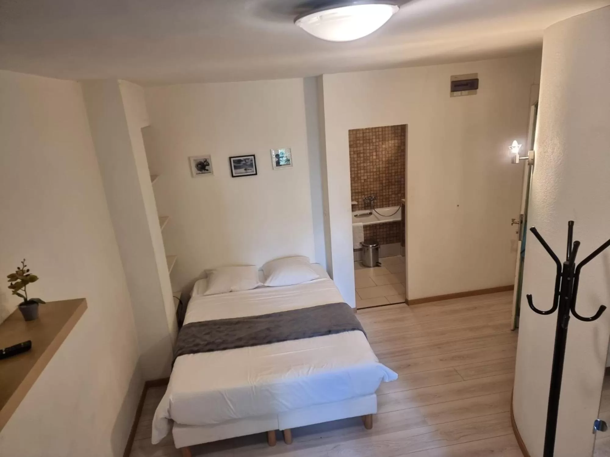 Bed in Appart'Hôtel Residence Dizerens