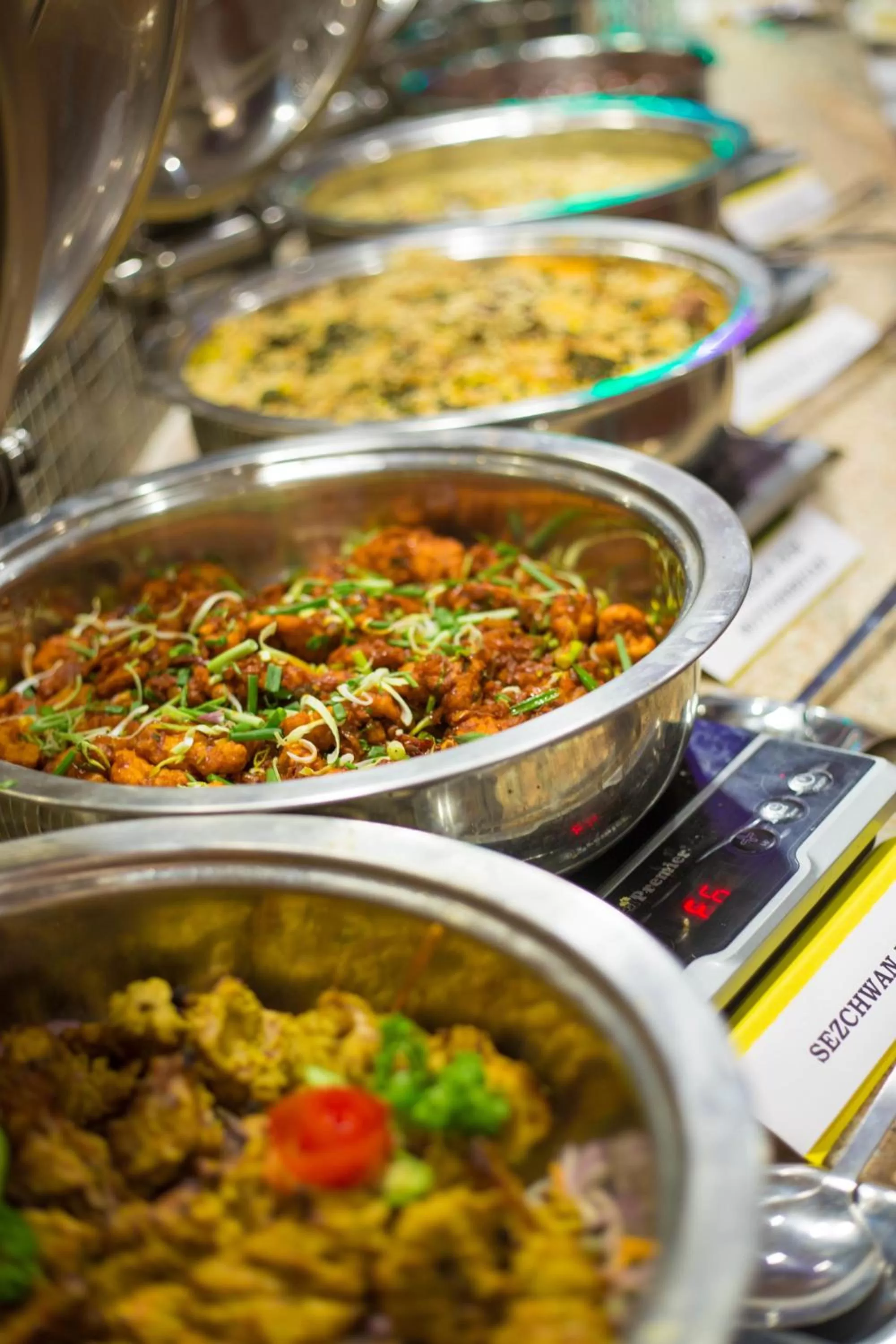 Restaurant/places to eat in Hotel Amil