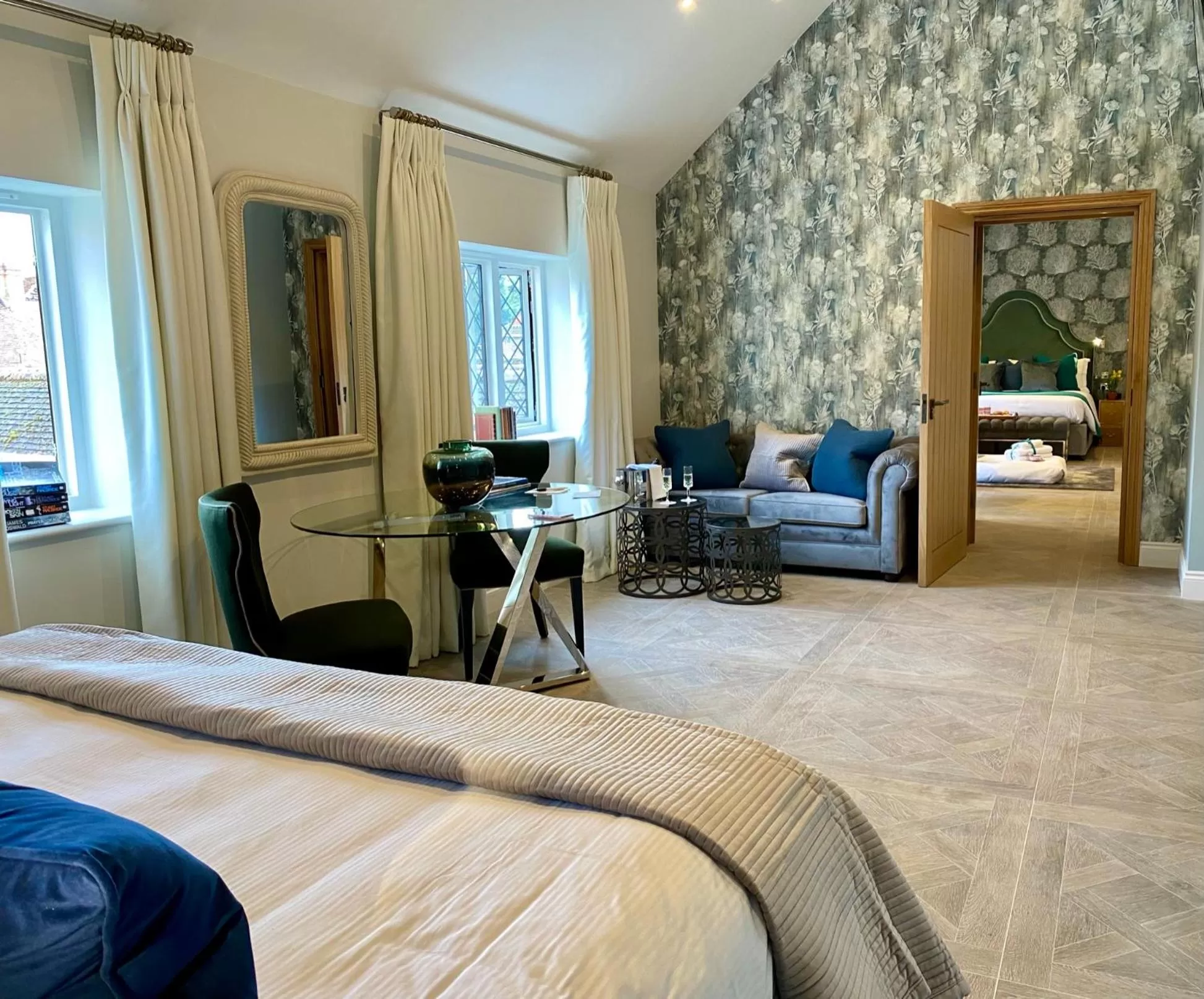 Bed in Great Fosters - Near Windsor