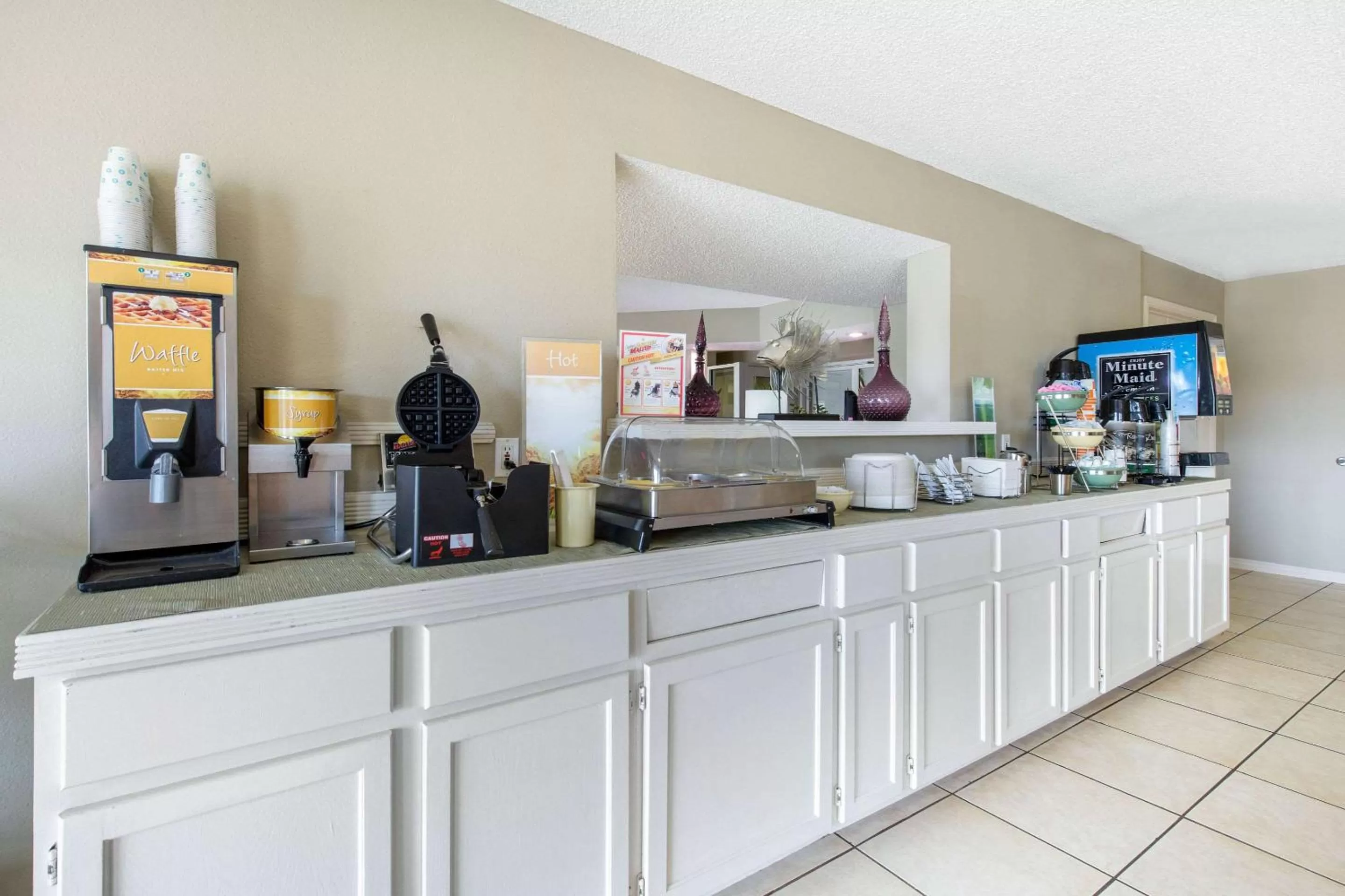 Restaurant/places to eat in Quality Inn Clute Freeport