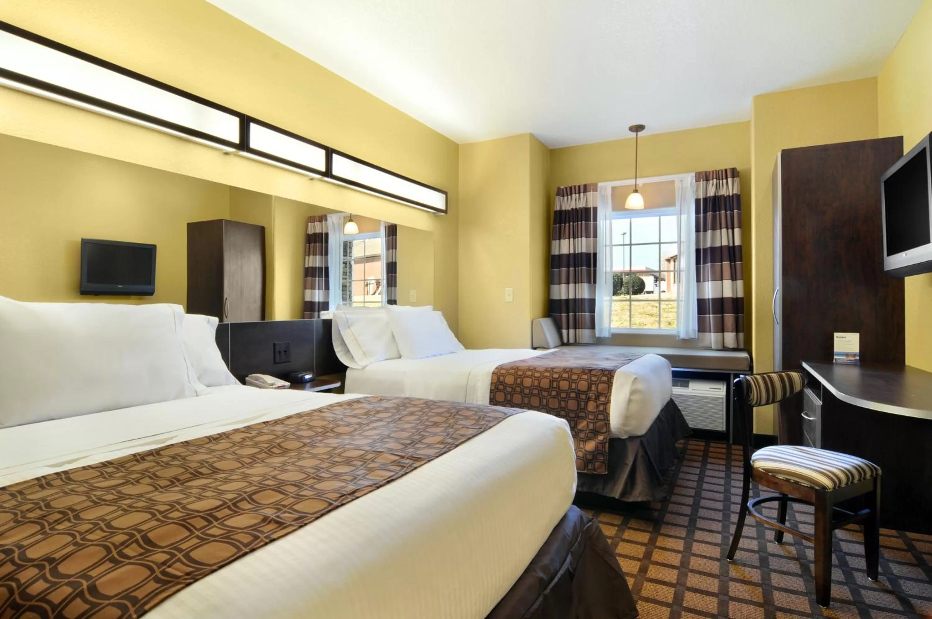 Photo of the whole room, Bed in Microtel Inn & Suites - Cartersville