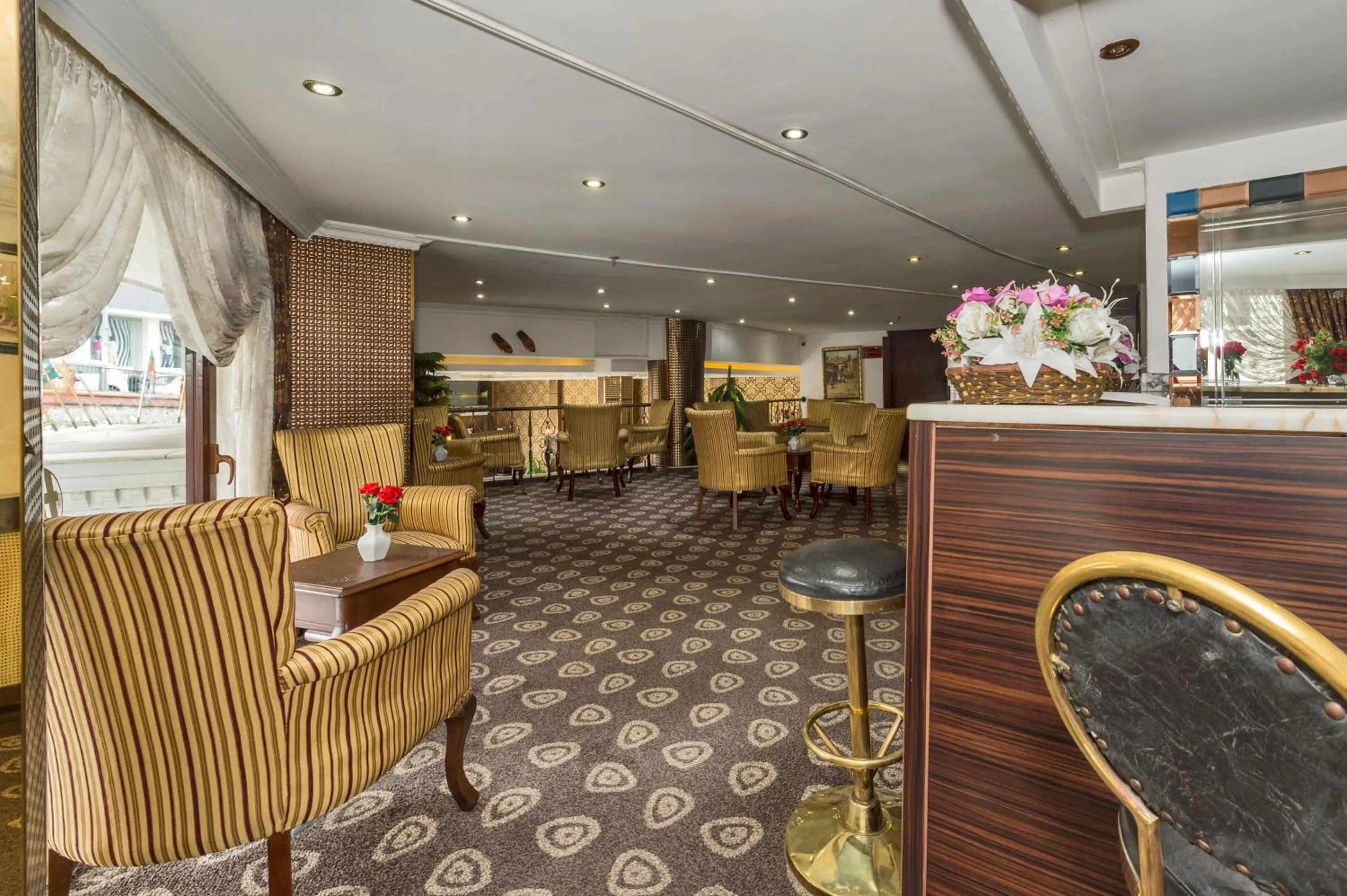 Lounge or bar in Kuran Hotel International