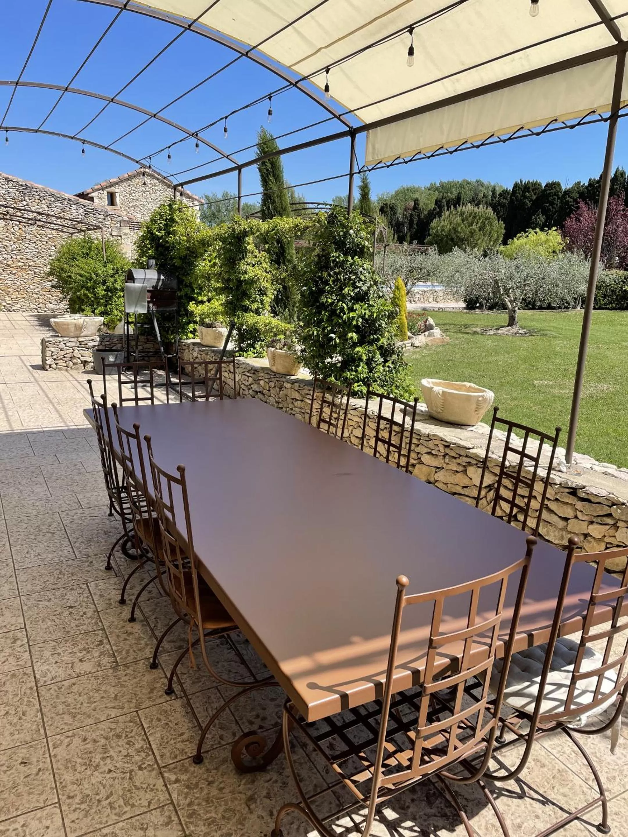 Dining area in Le Mas Des Chutes