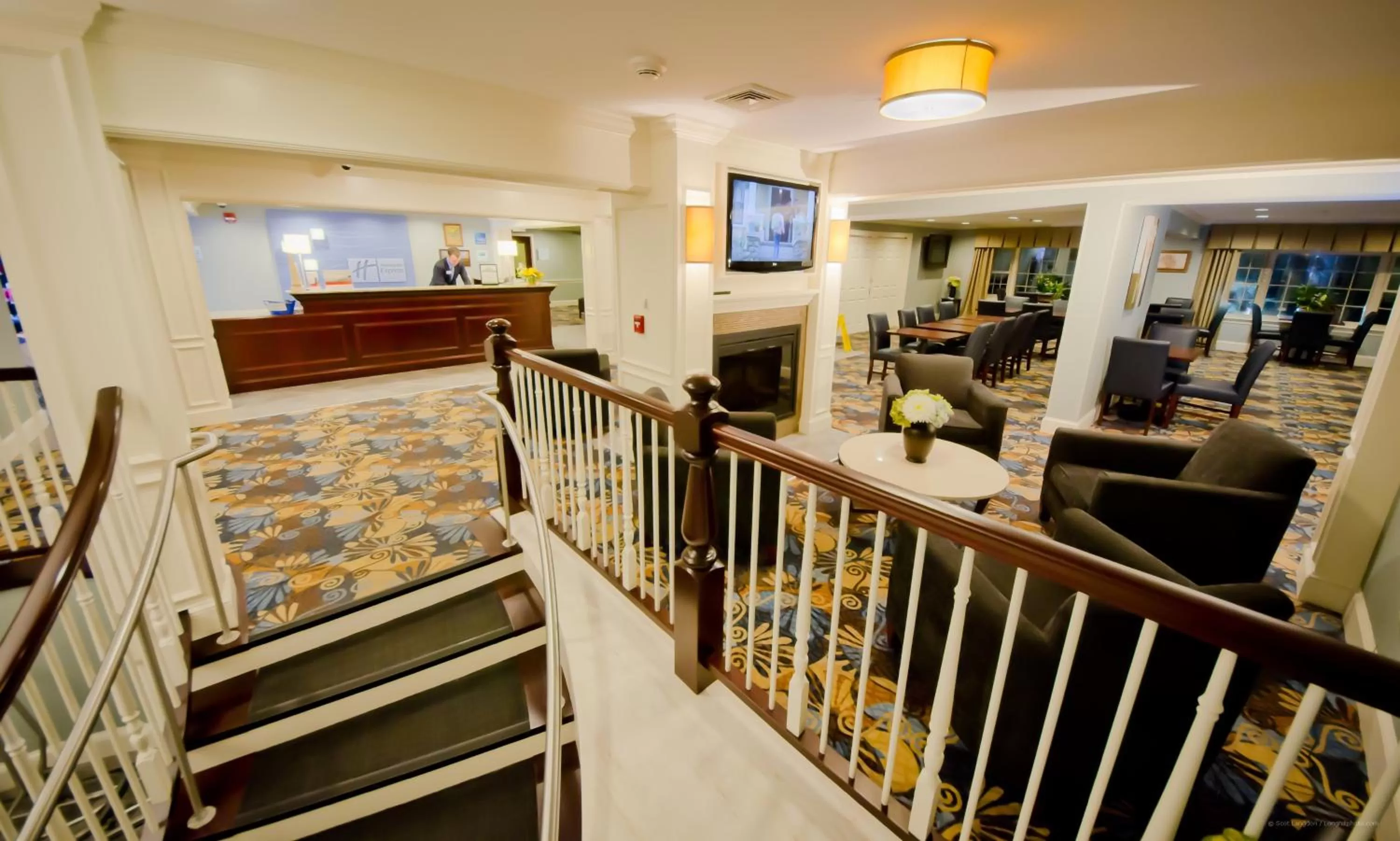Lobby or reception in Holiday Inn Express and Suites Merrimack by IHG