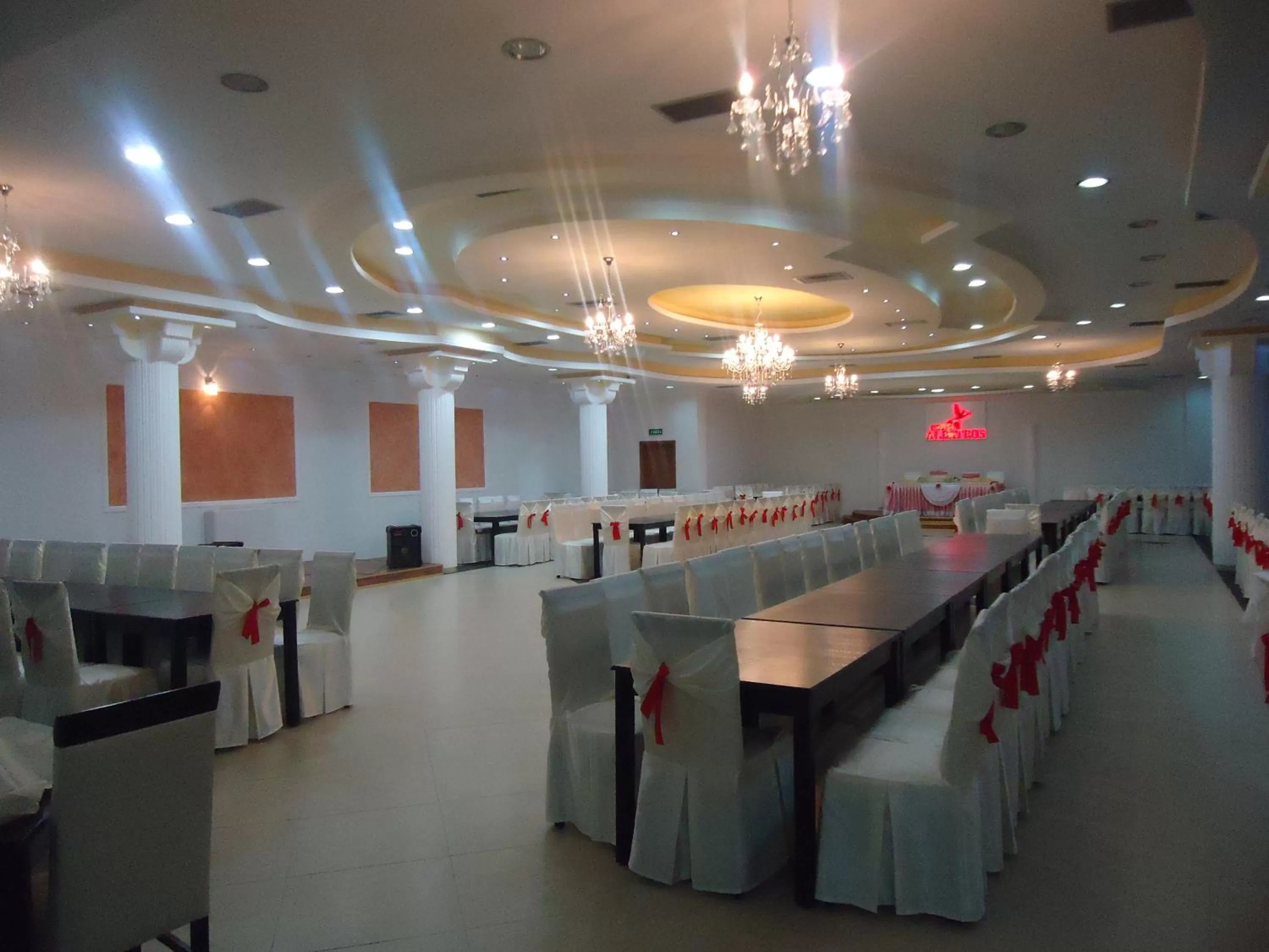 Restaurant/places to eat, Banquet Facilities in Hotel Albatros