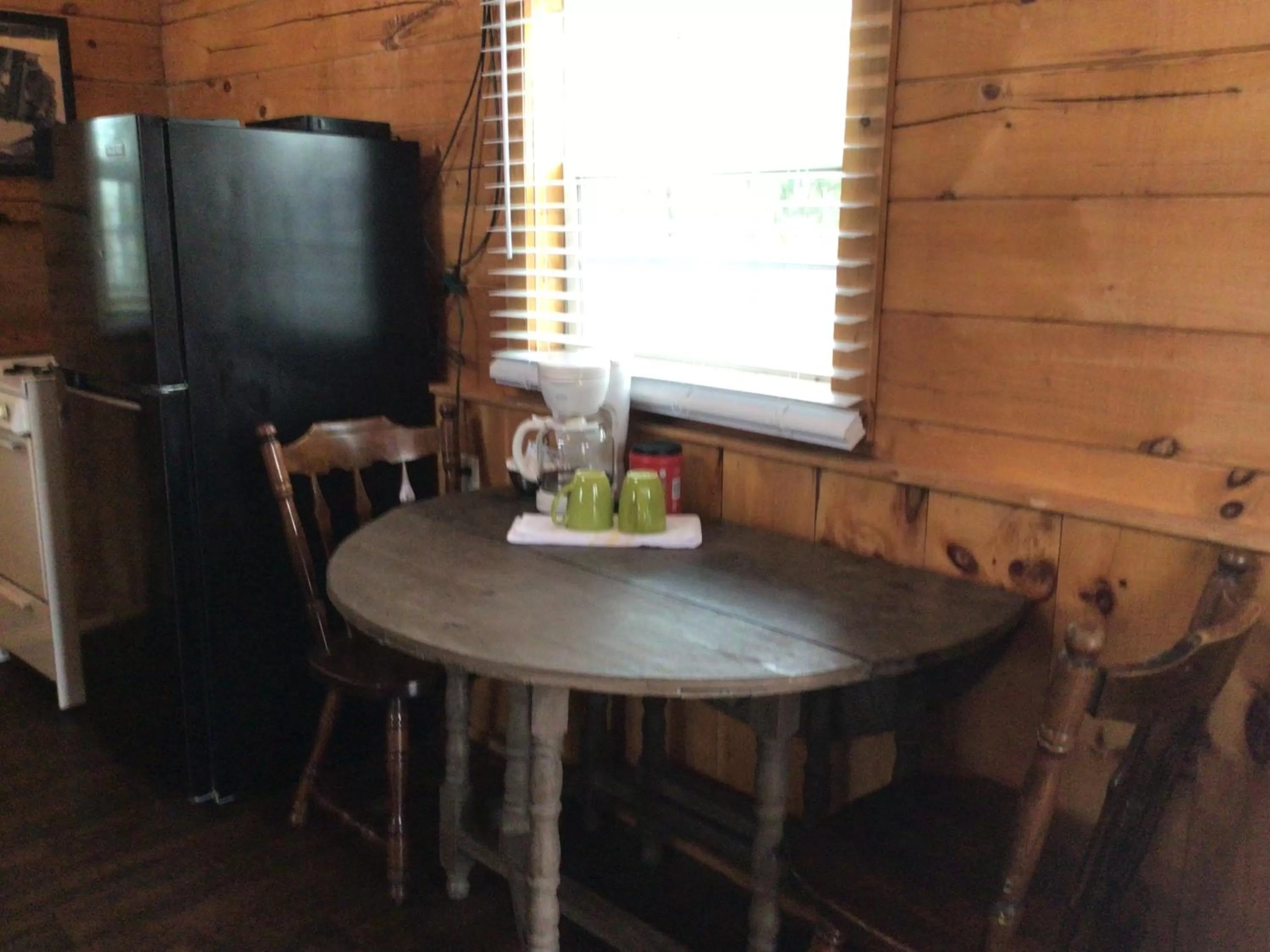 Dining area in Kozy Haven Log Cabin Rentals
