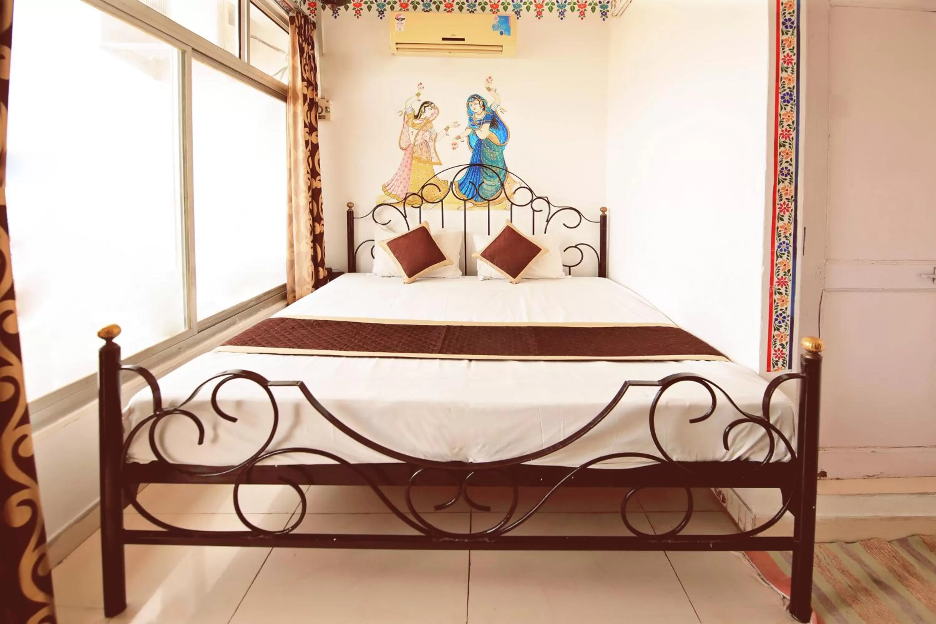 Bed in Hotel Panorama Haveli