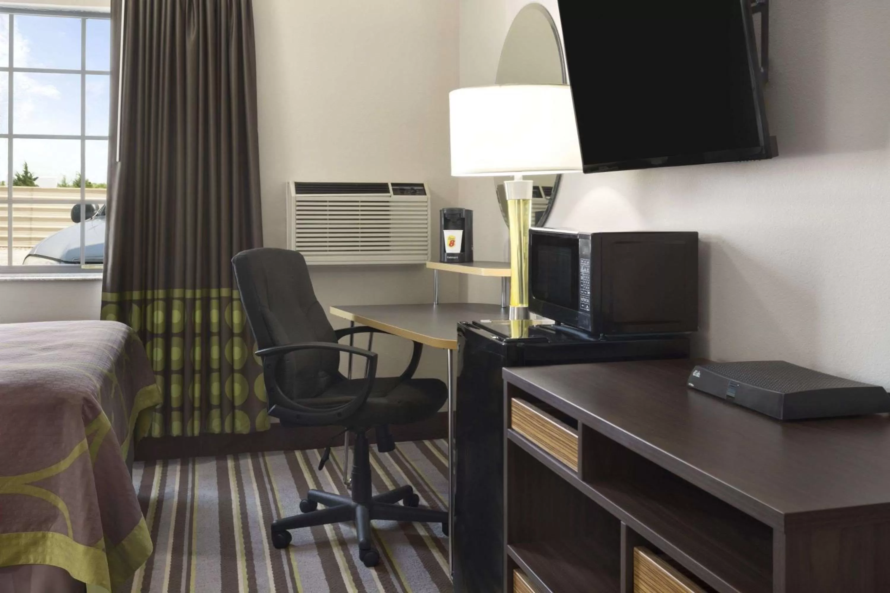 On site, Bed in Super 8 by Wyndham Ardmore