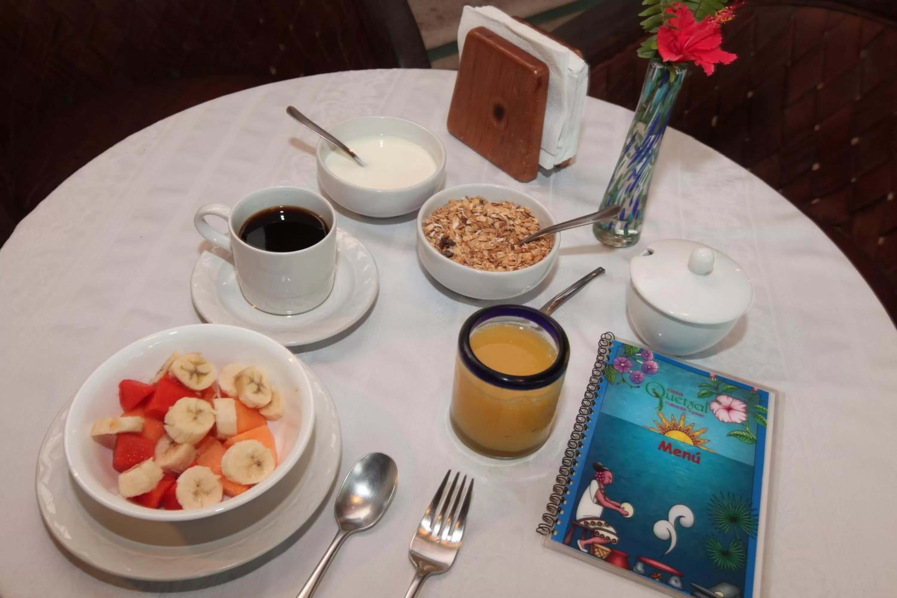 Food and drinks in Casa Quetzal Hotel