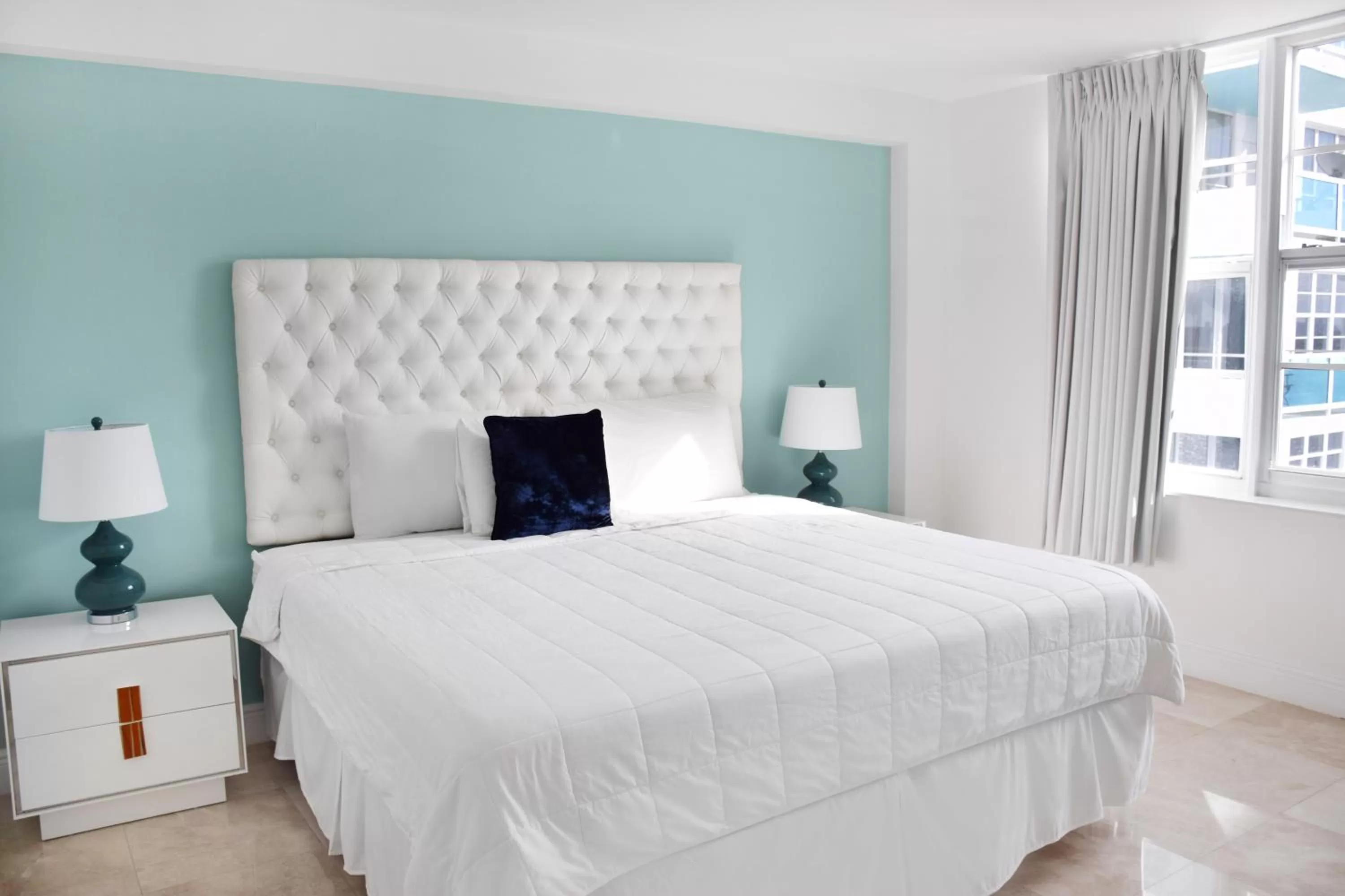 Bedroom, Bed in Seacoast Suites on Miami Beach