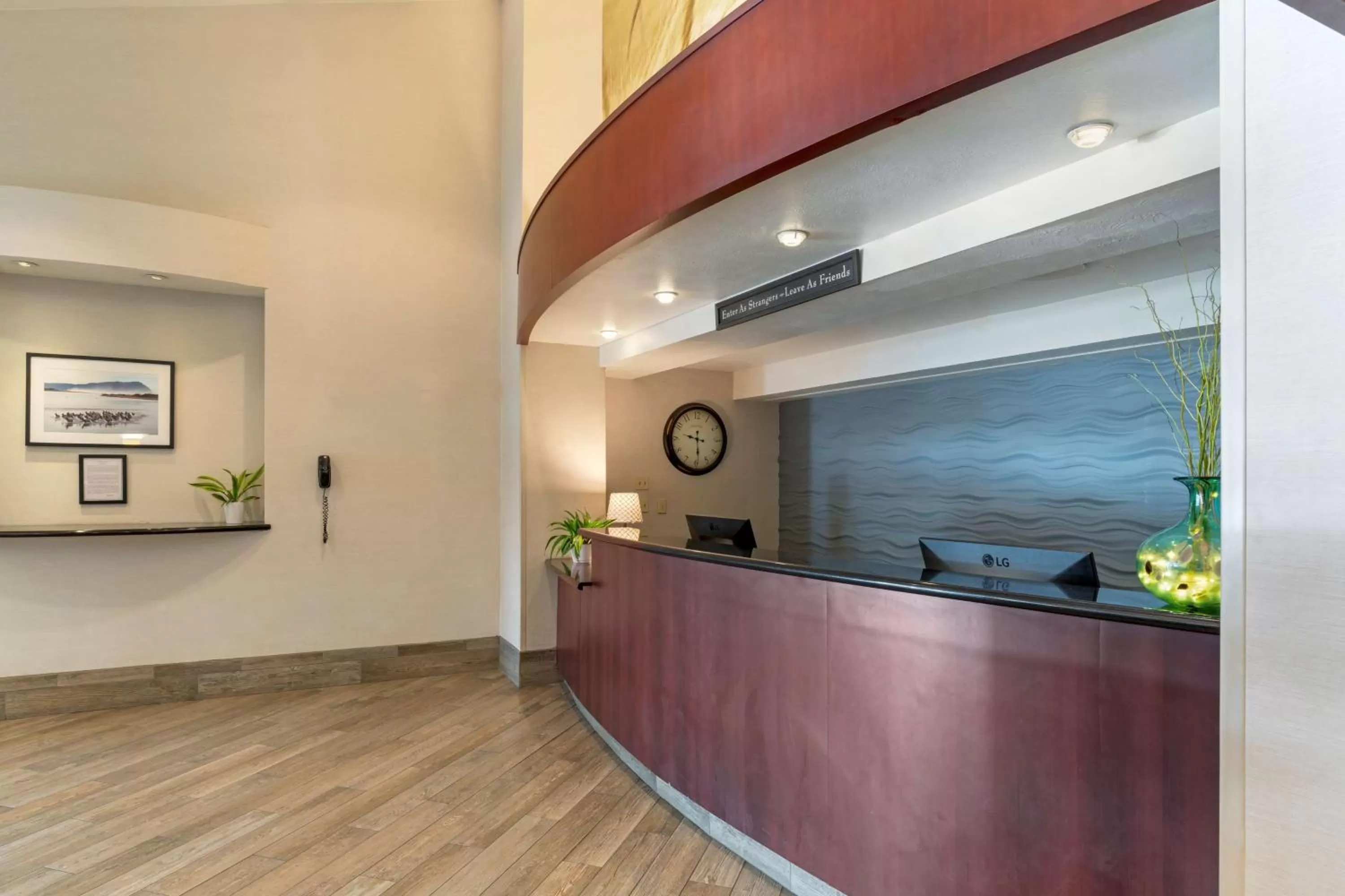 Lobby or reception in Best Western Plus Ocean View Resort