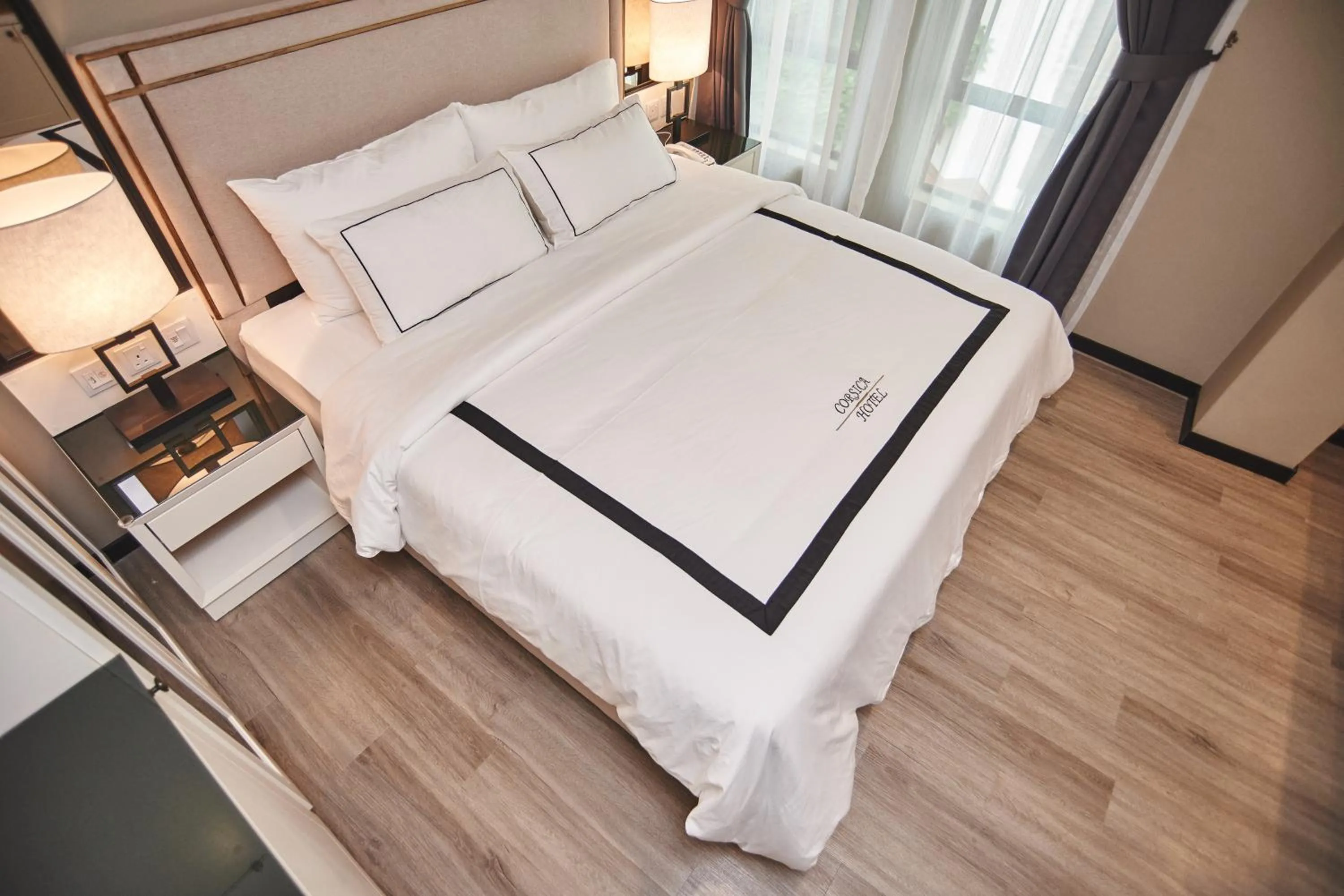 Bedroom, Bed in Corsica Hotel