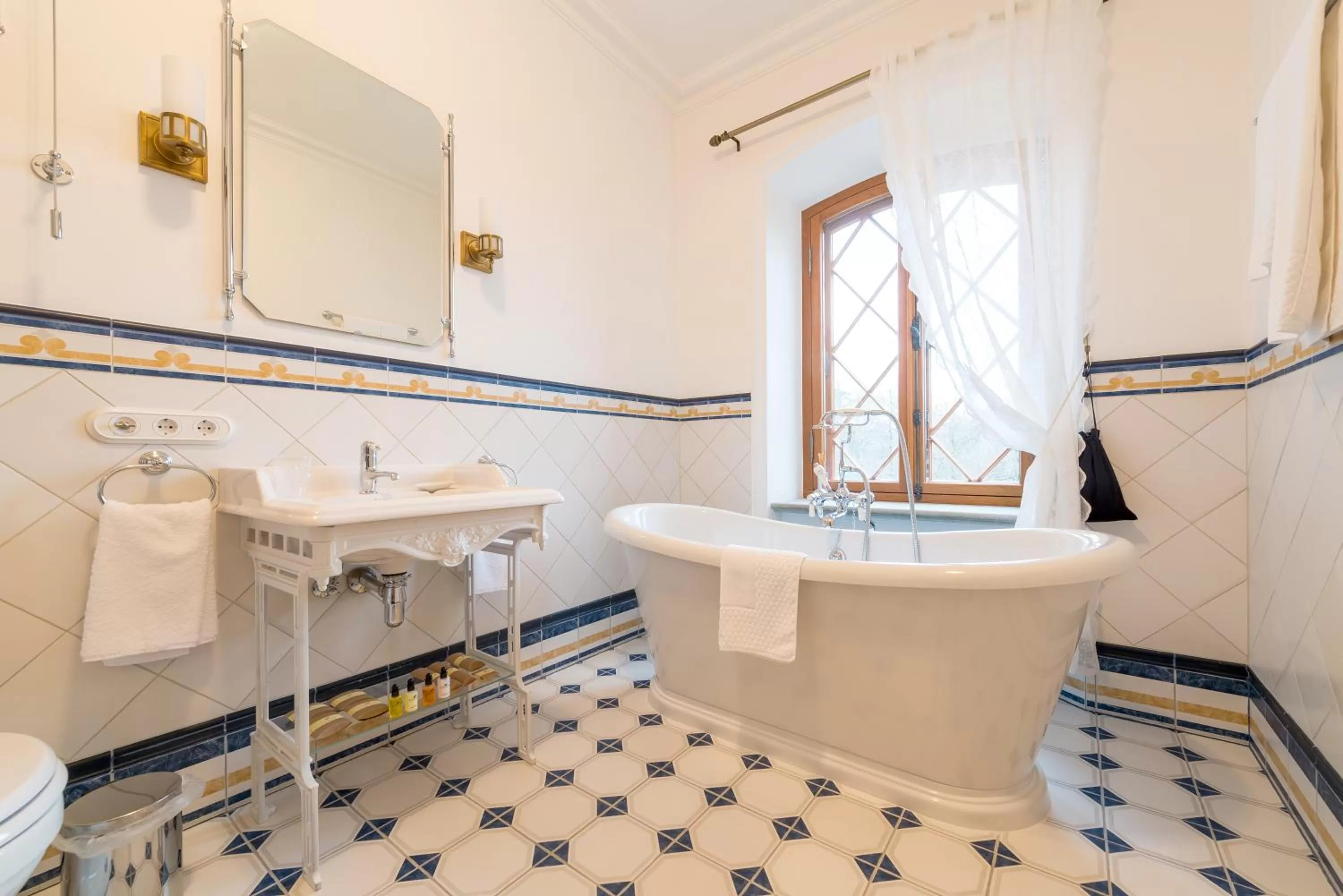 Shower in Schloss Fall, Keila-Joa